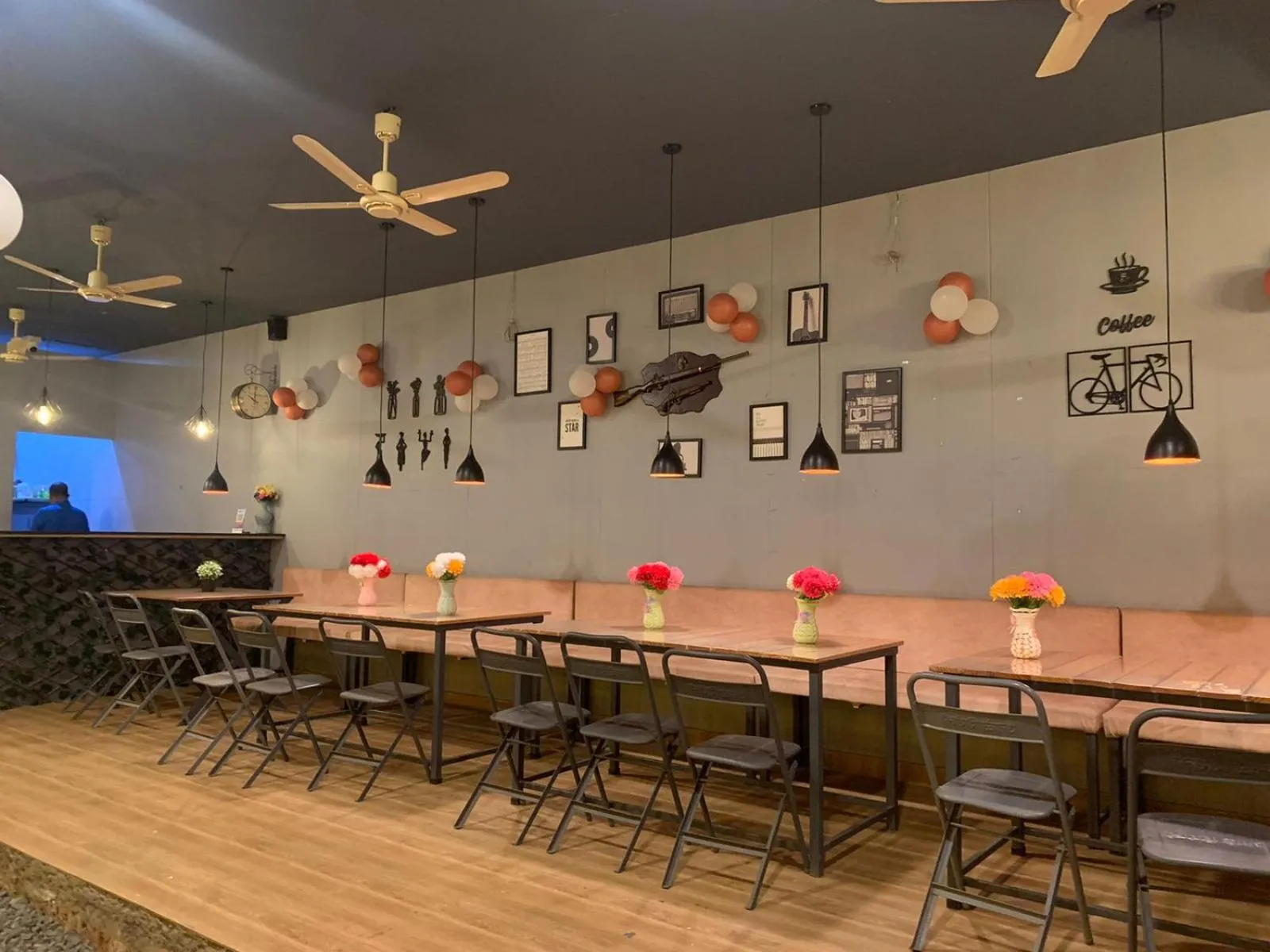 Restaurant/places to eat in Hotel Rukmini, kolhapur