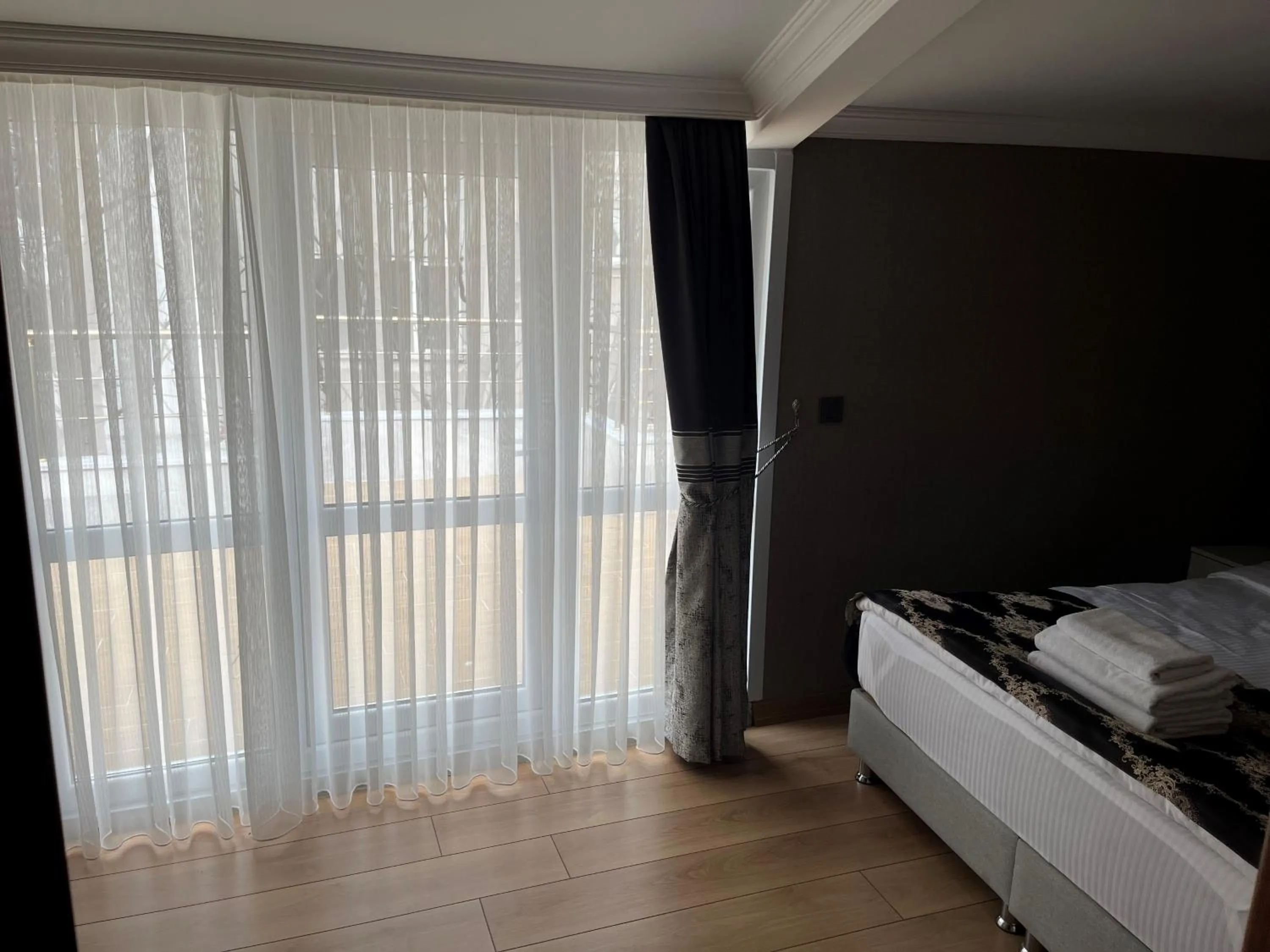 Bedroom, Bed in H&L Suites