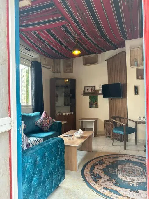Living room in Antica old apartment al-lwebdeh