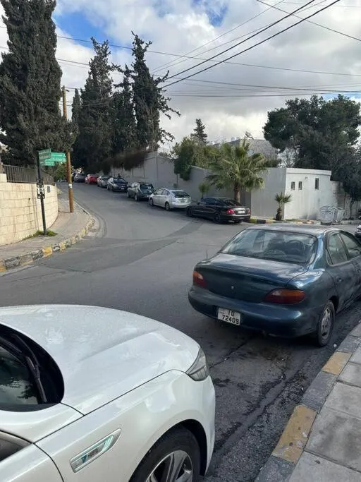 Street view in Antica old apartment al-lwebdeh