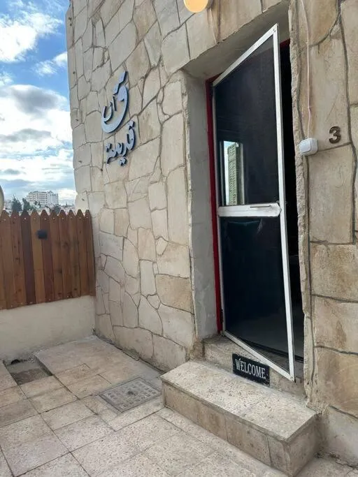 Facade/entrance in Antica old apartment al-lwebdeh