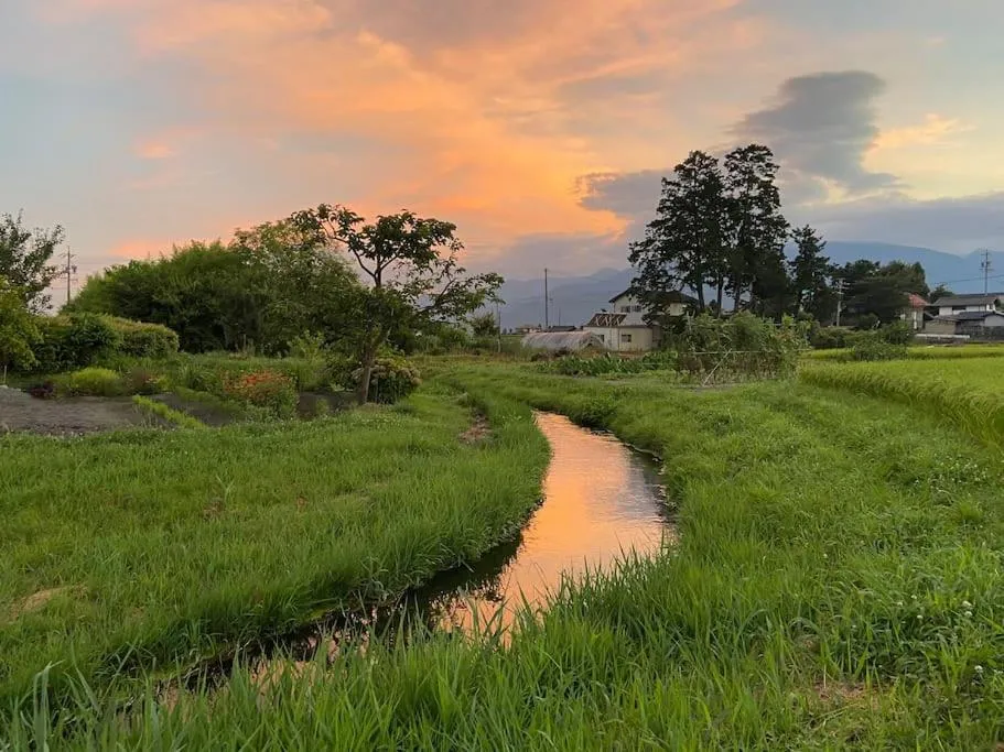 Sunset in Azumino Salon1 Cozy Onsen Retreat