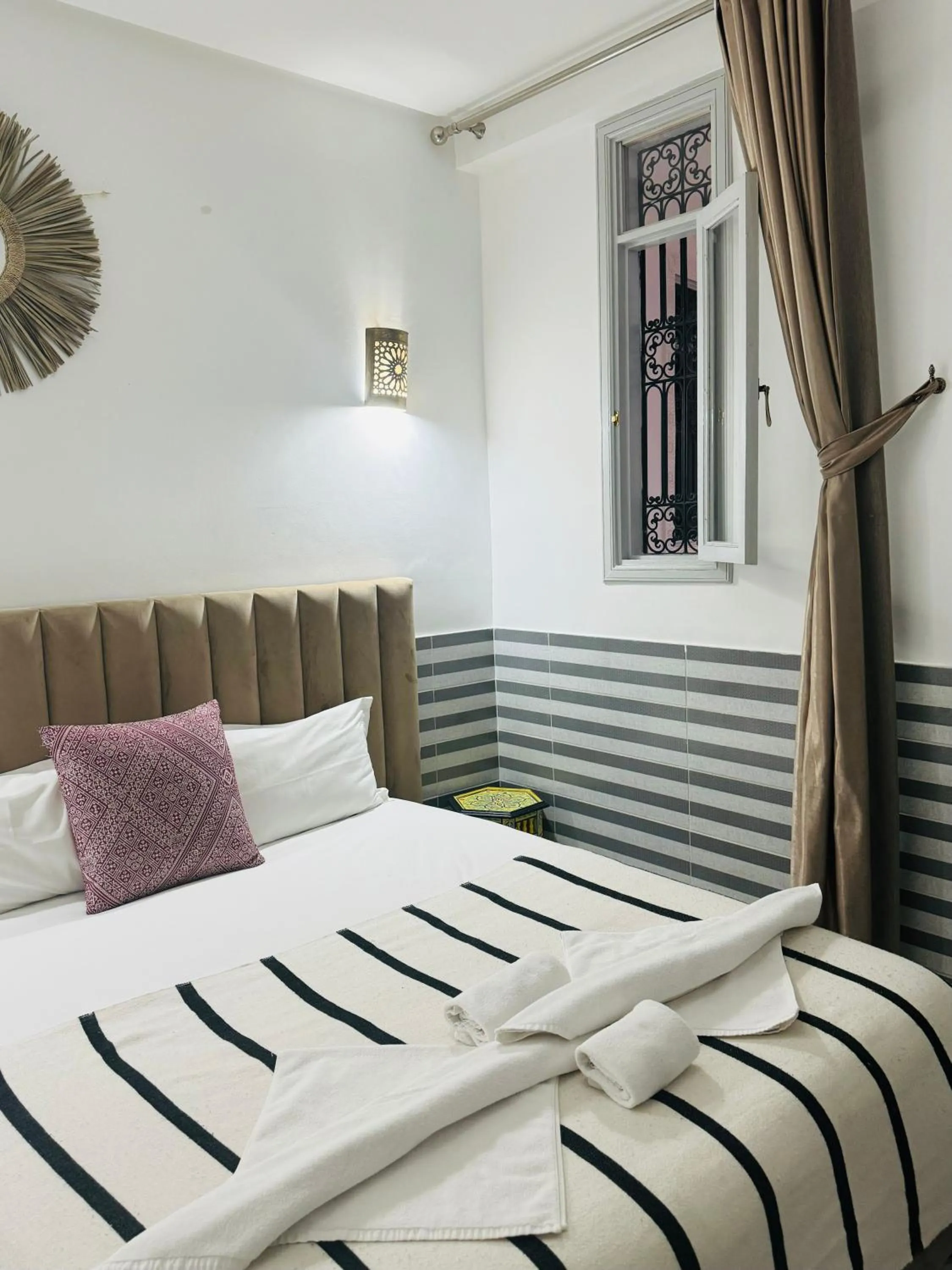 Photo of the whole room, Bed in Riad Allal