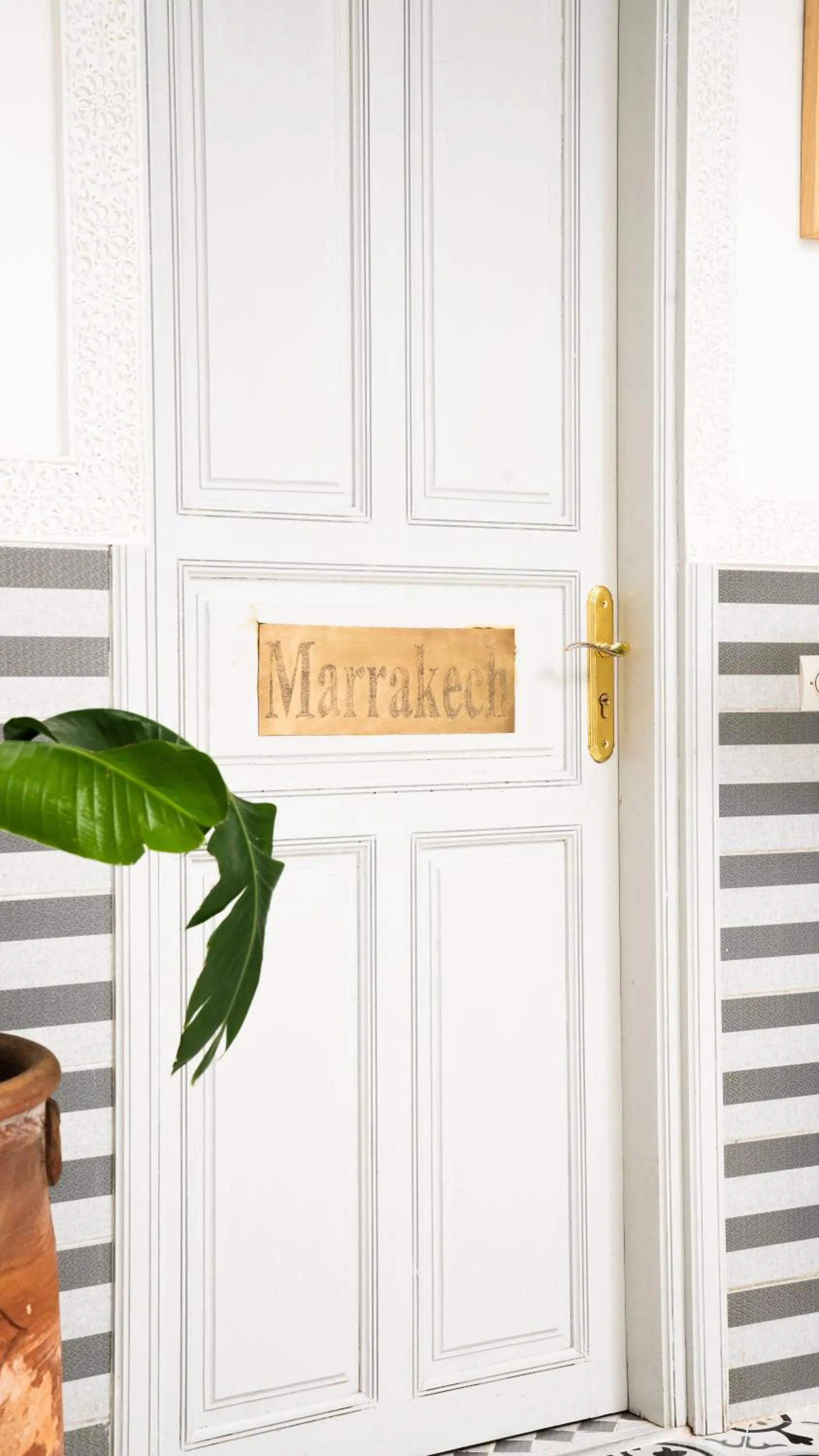 Logo/Certificate/Sign in Riad Allal