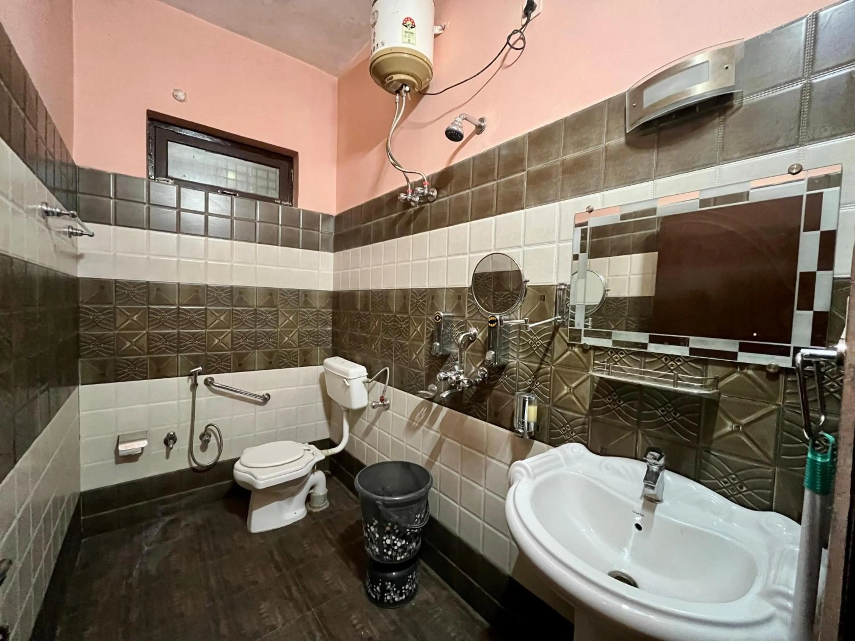Bathroom in Foreigners Inn