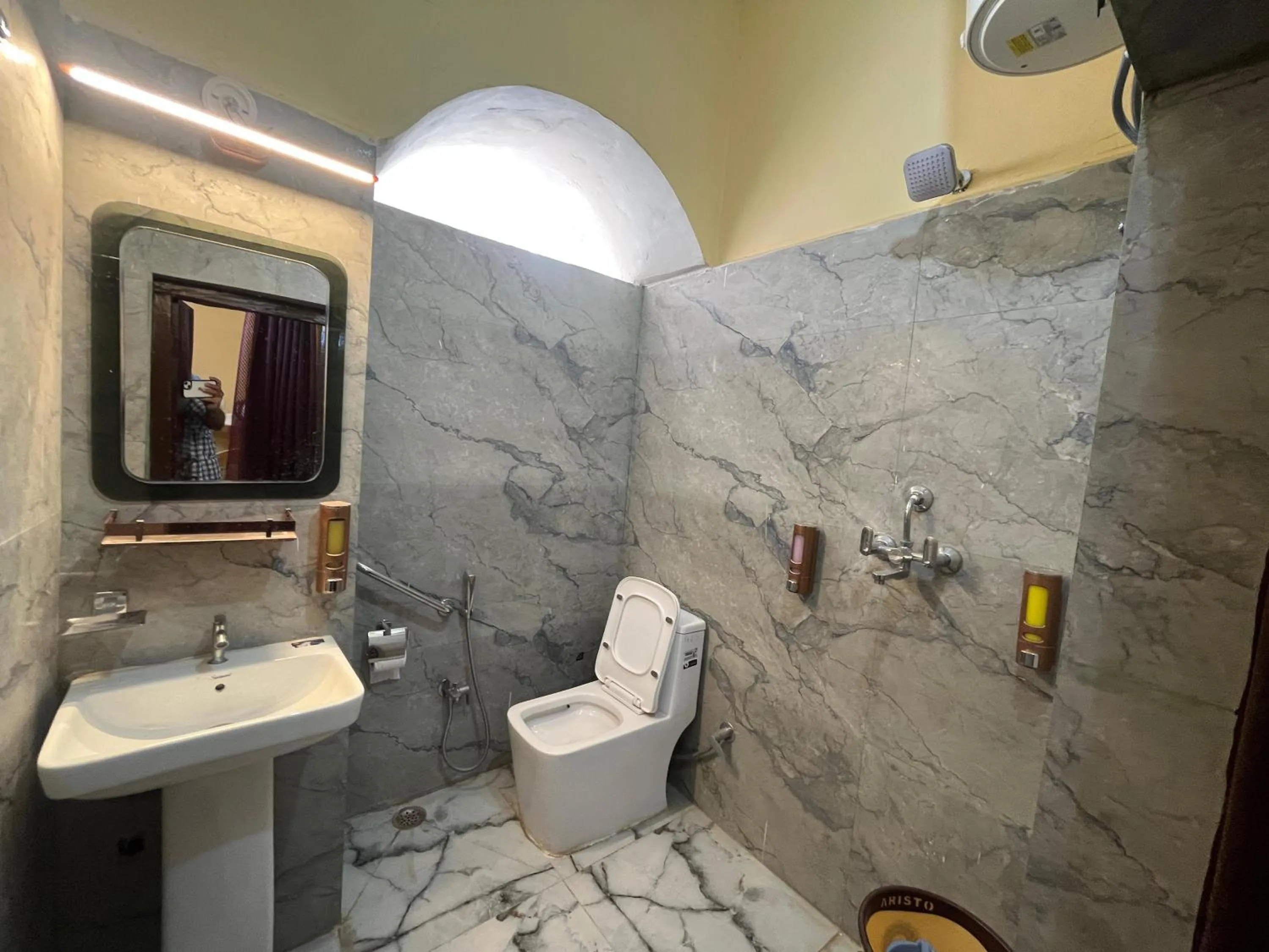 Bathroom in Foreigners Inn