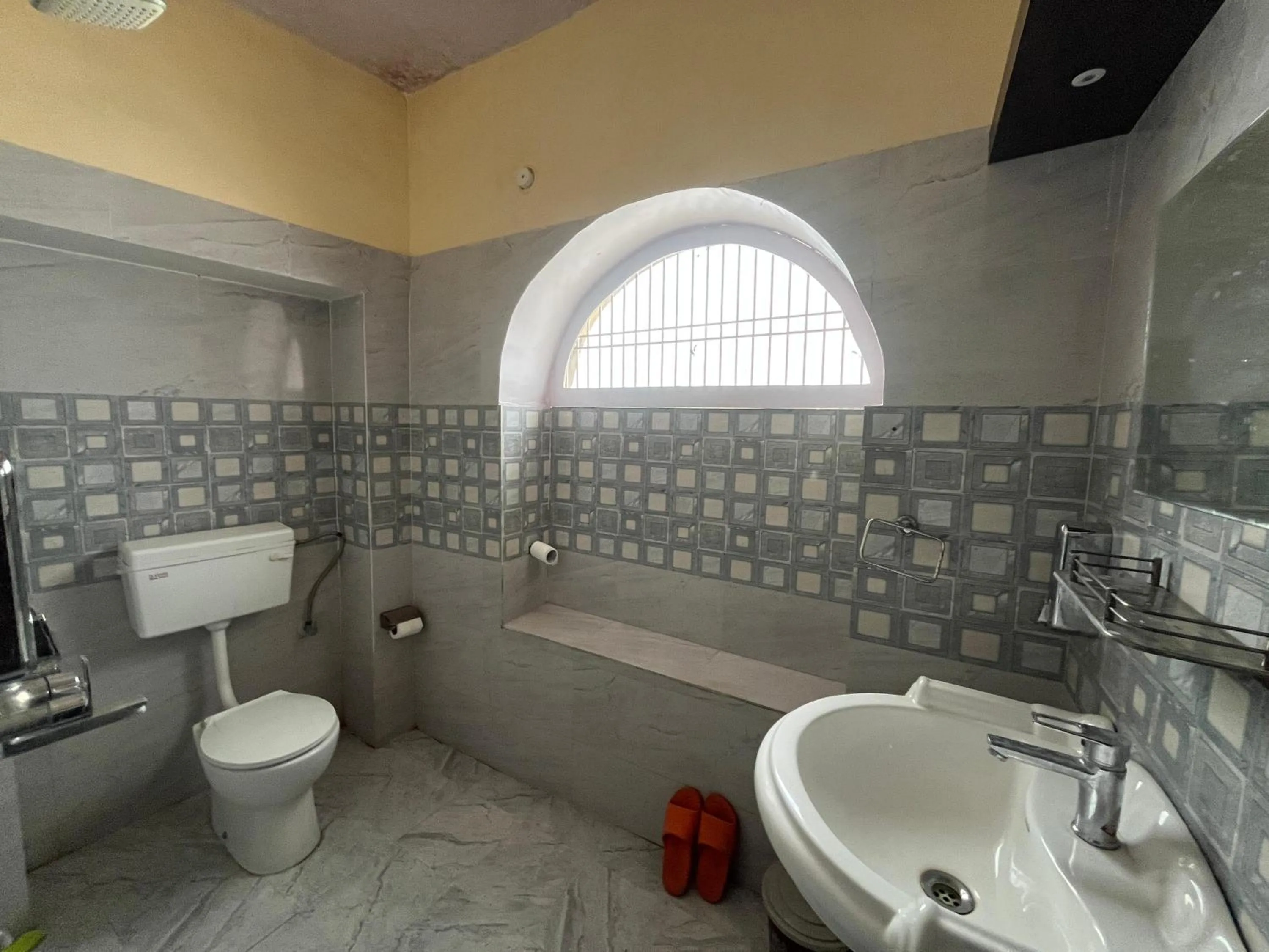 Bathroom in Foreigners Inn