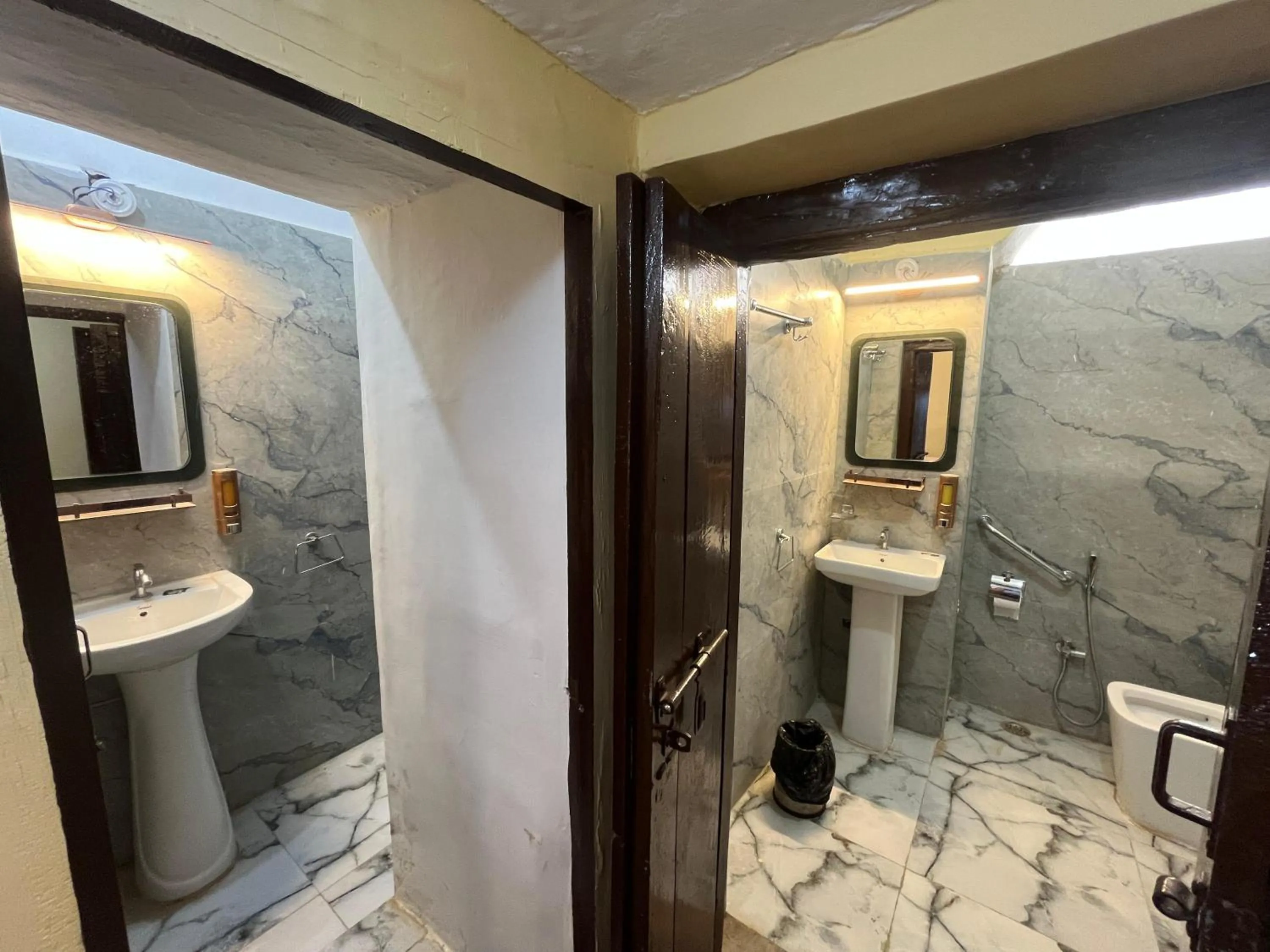 Bathroom in Foreigners Inn