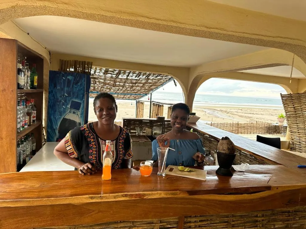 Lounge or bar in HOTEL DU BAR DE LA MER CAP SKIRRiNG