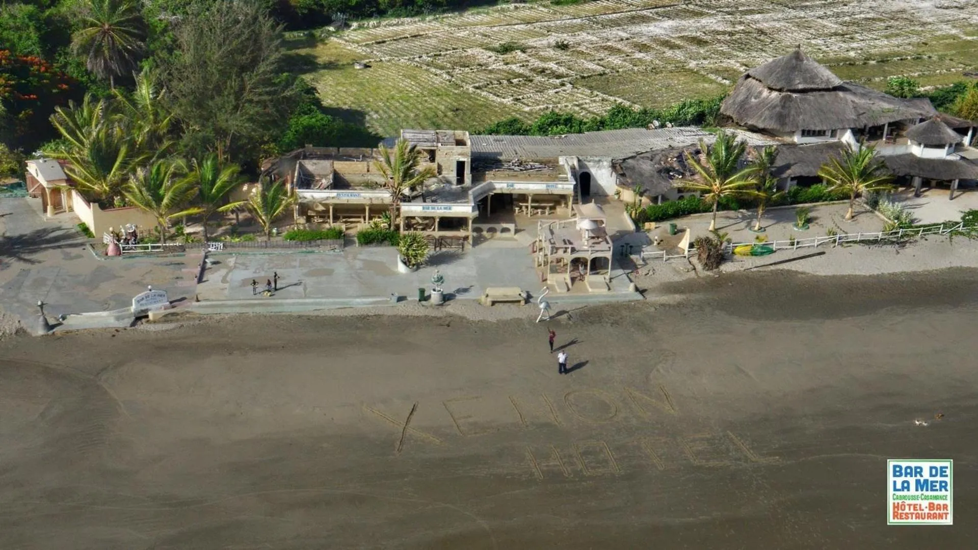 Property building in HOTEL DU BAR DE LA MER CAP SKIRRiNG