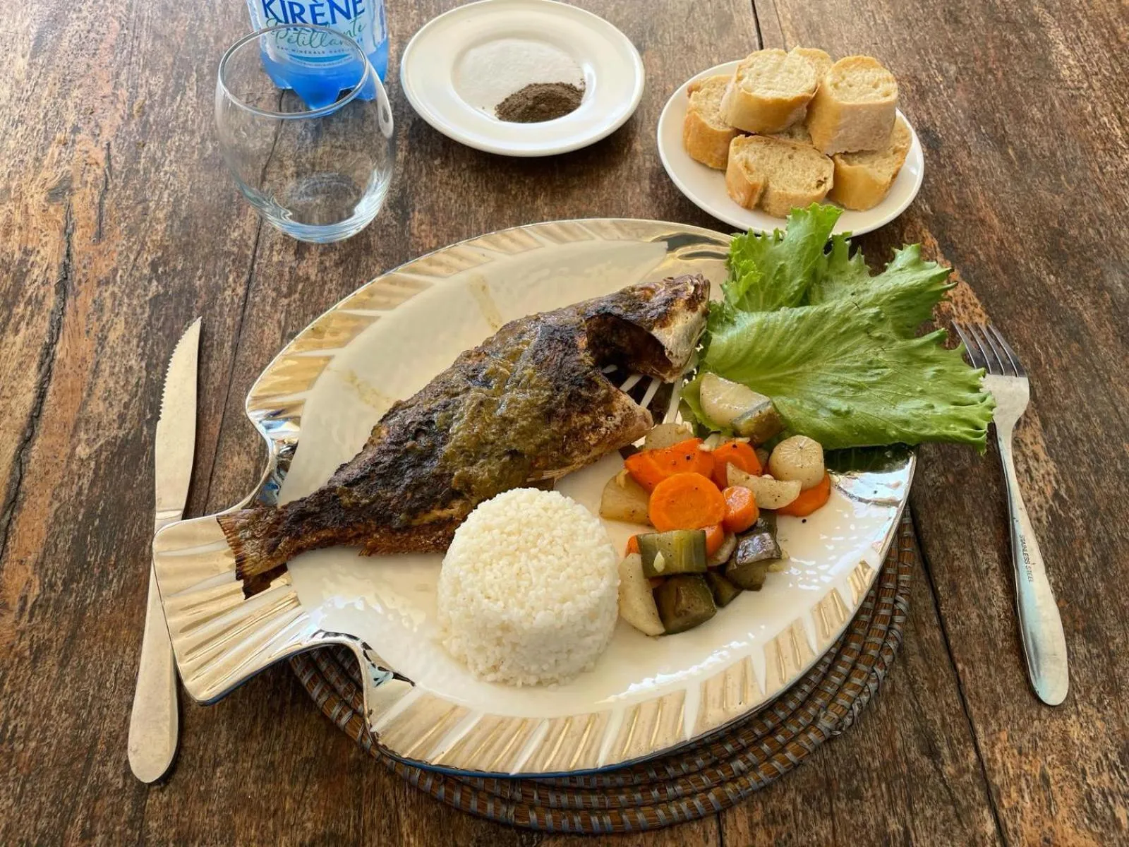 Lunch in HOTEL DU BAR DE LA MER CAP SKIRRiNG