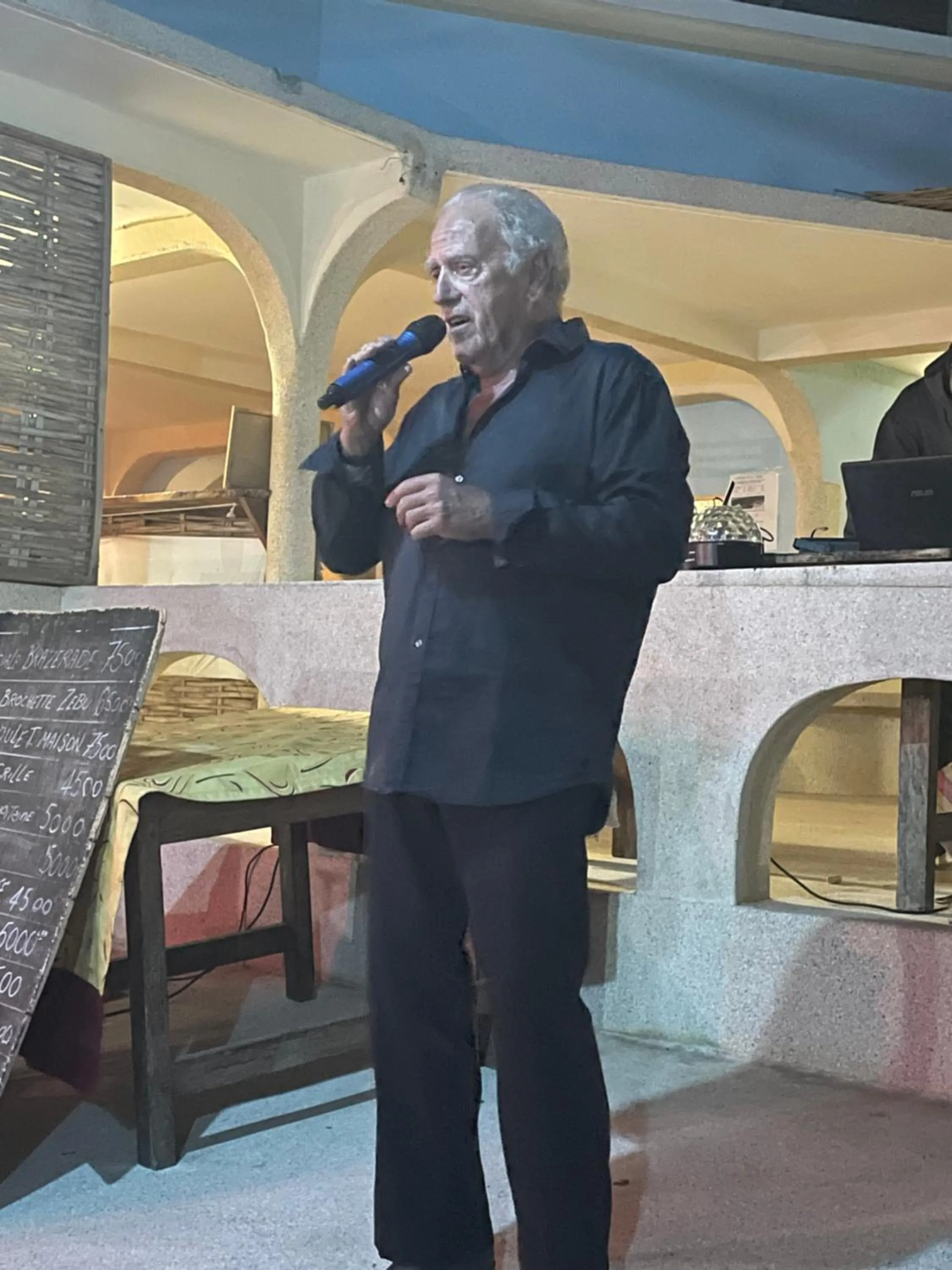 Karaoke in HOTEL DU BAR DE LA MER CAP SKIRRiNG