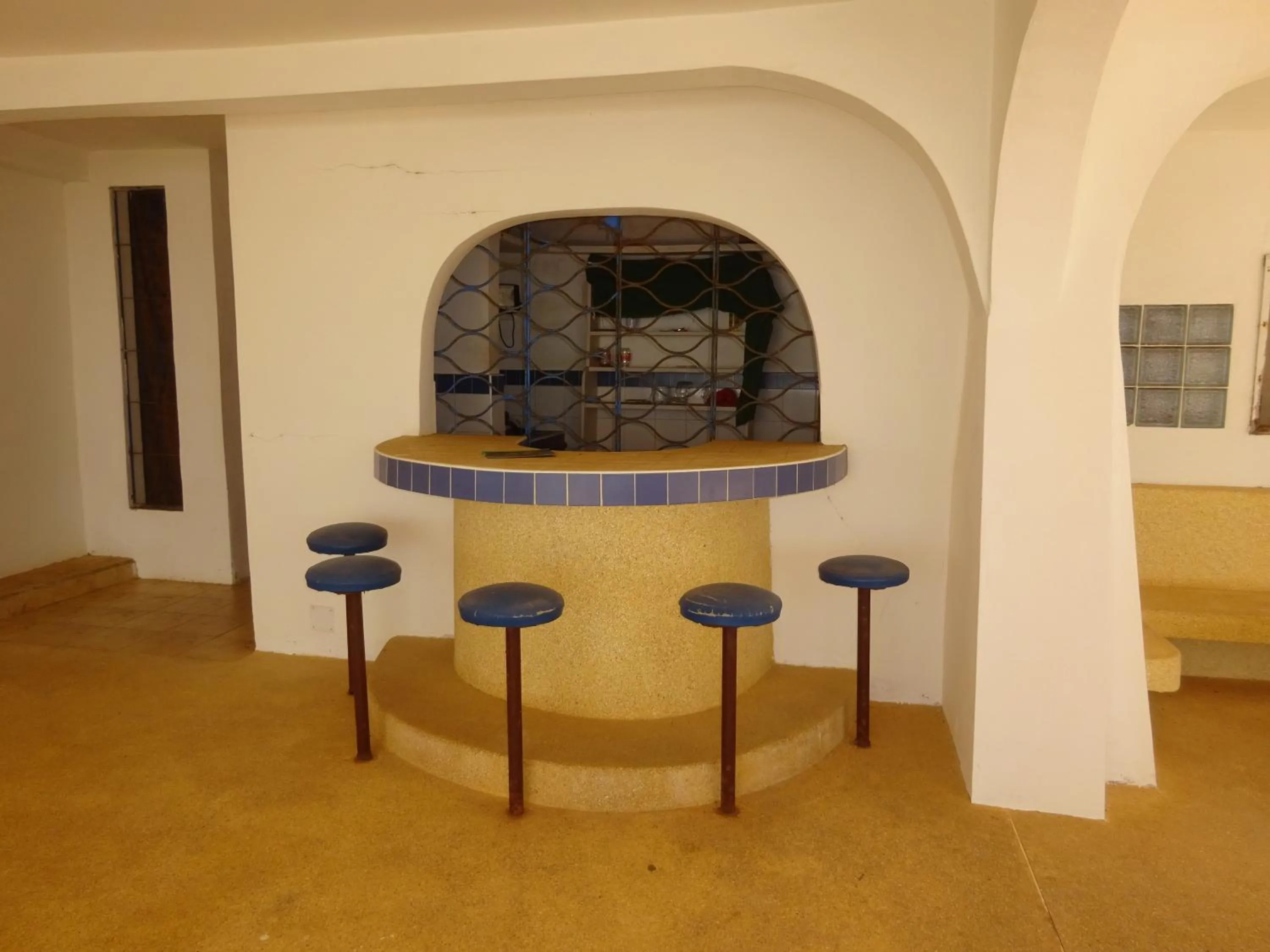 Living room in HOTEL DU BAR DE LA MER CAP SKIRRiNG