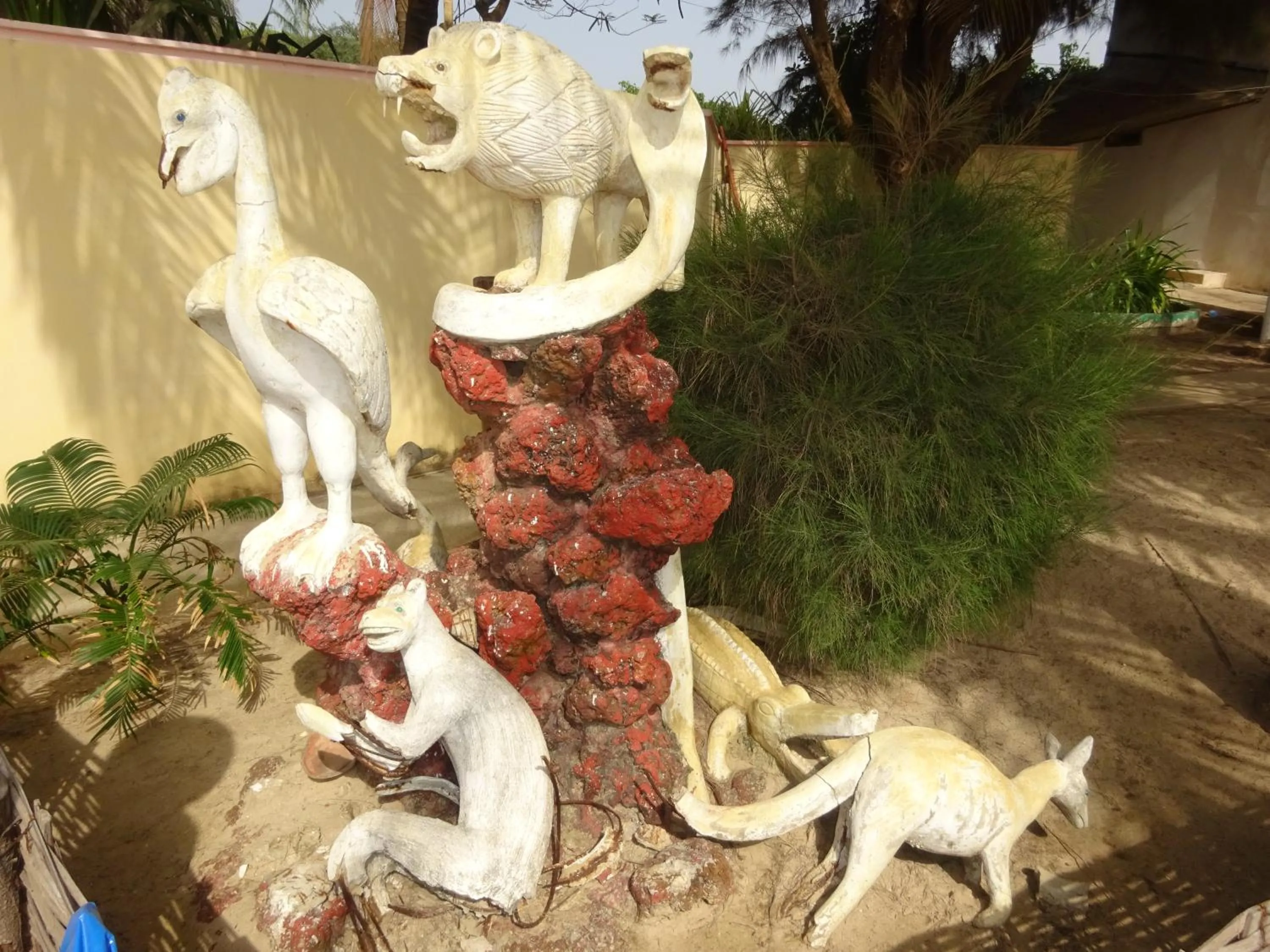 Garden view in HOTEL DU BAR DE LA MER CAP SKIRRiNG