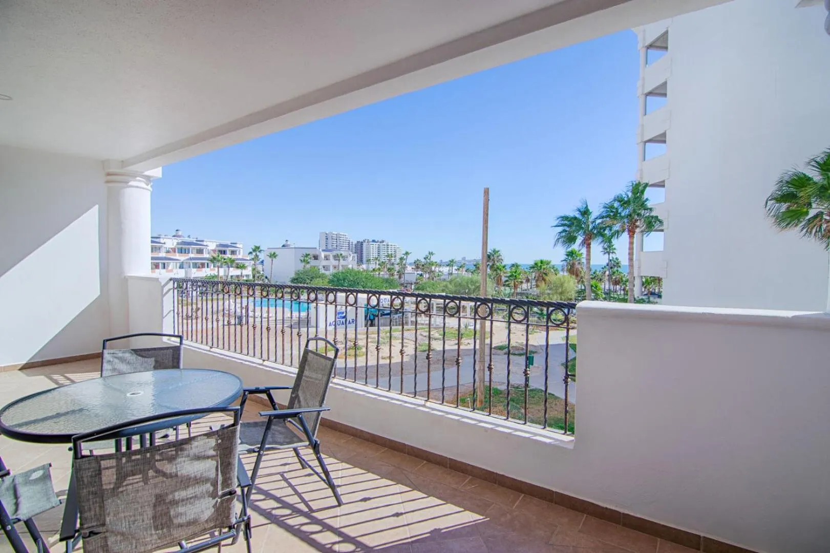 Casa Blanca Golf Villas