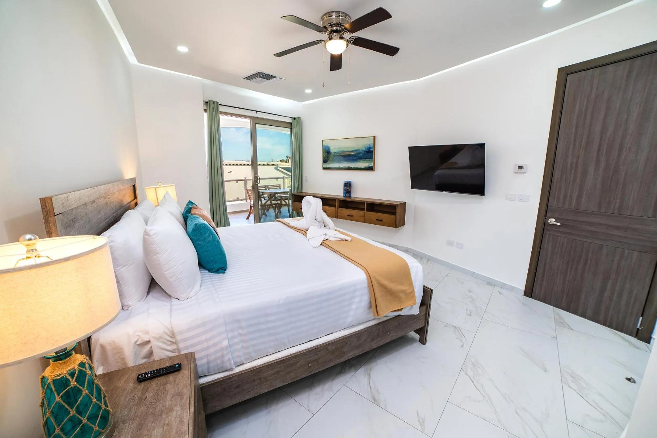 Bed in Casa Blanca Golf Villas