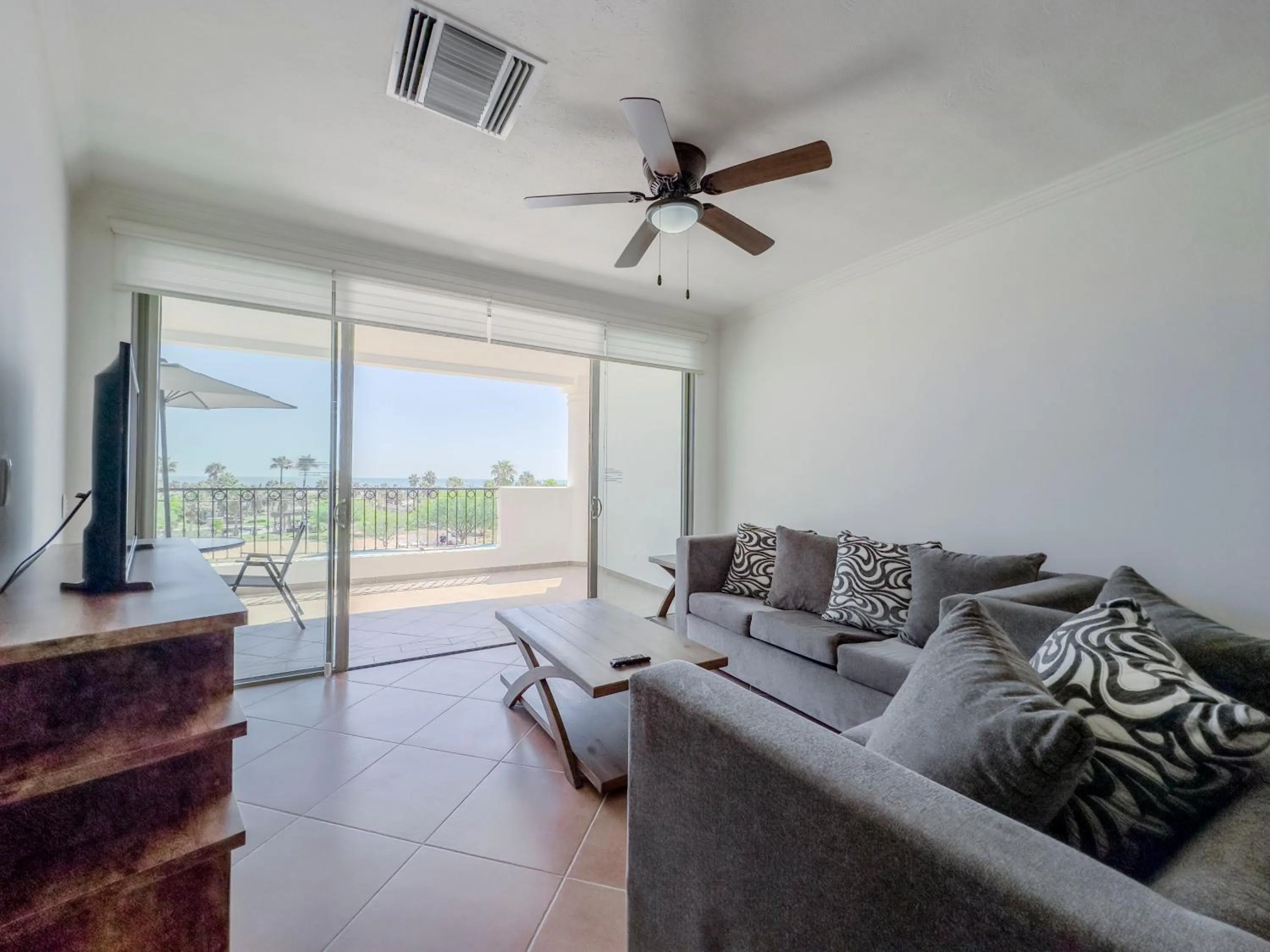 Casa Blanca Golf Villas