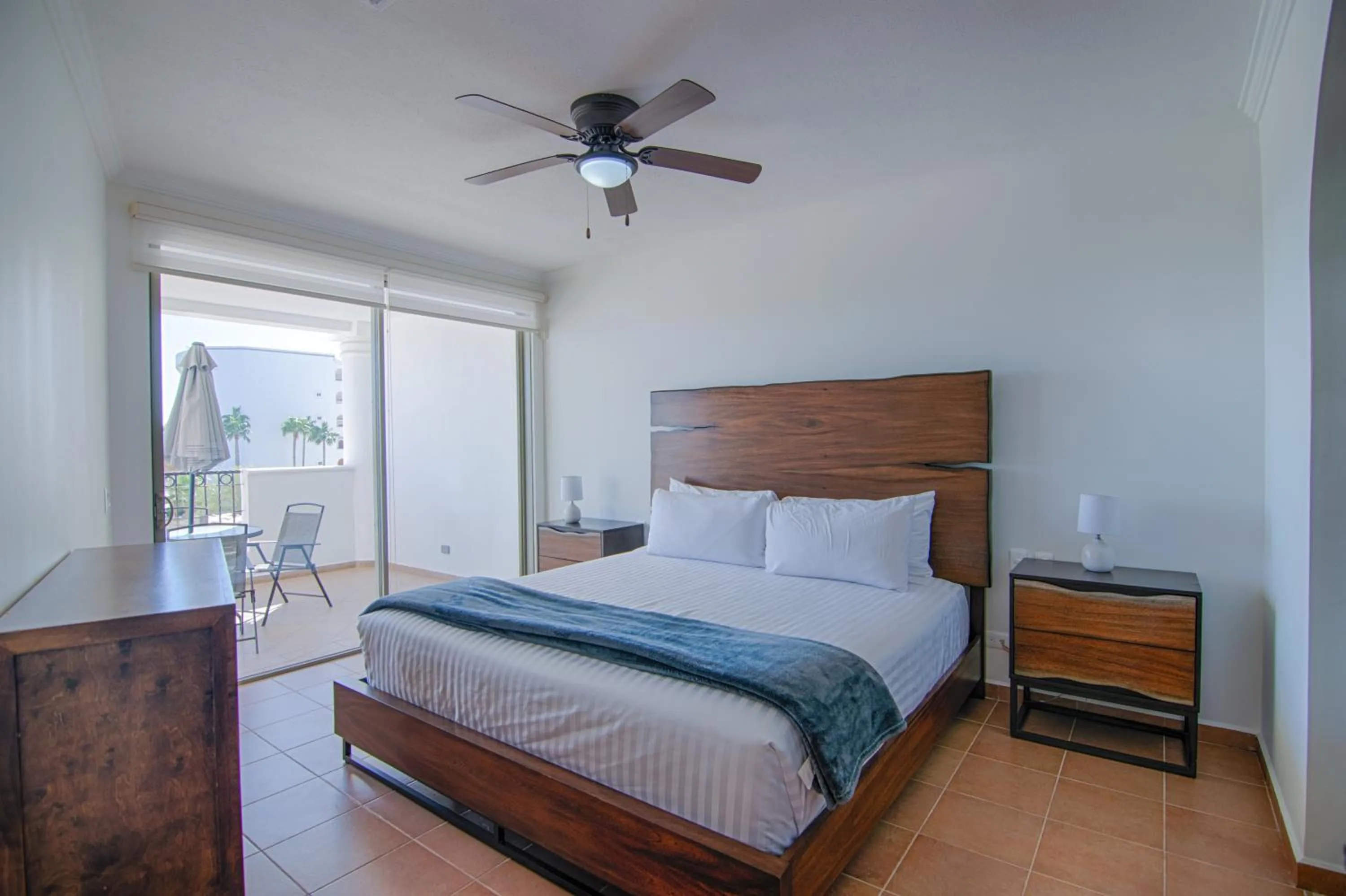 Bed in Casa Blanca Golf Villas