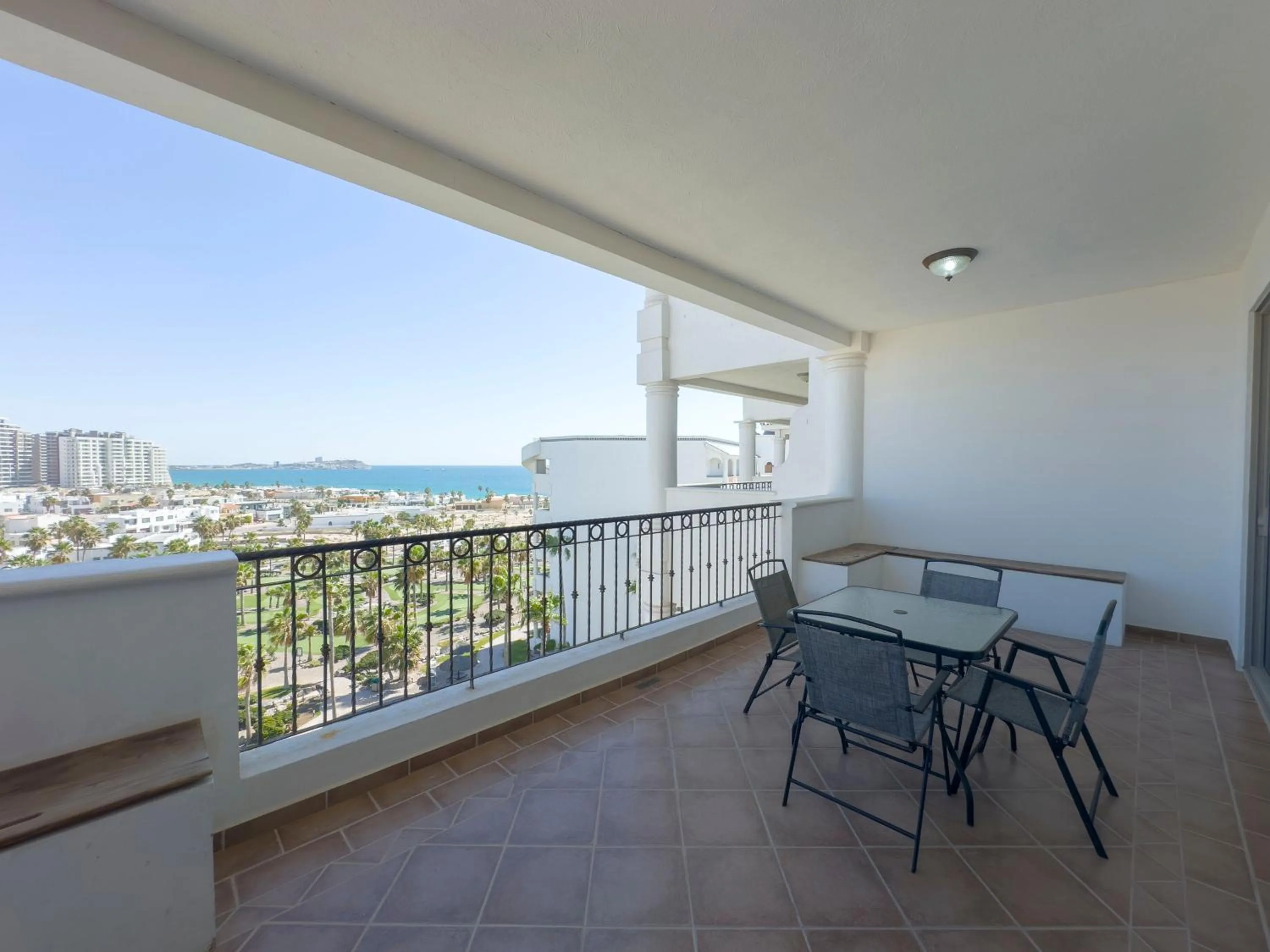 Casa Blanca Golf Villas