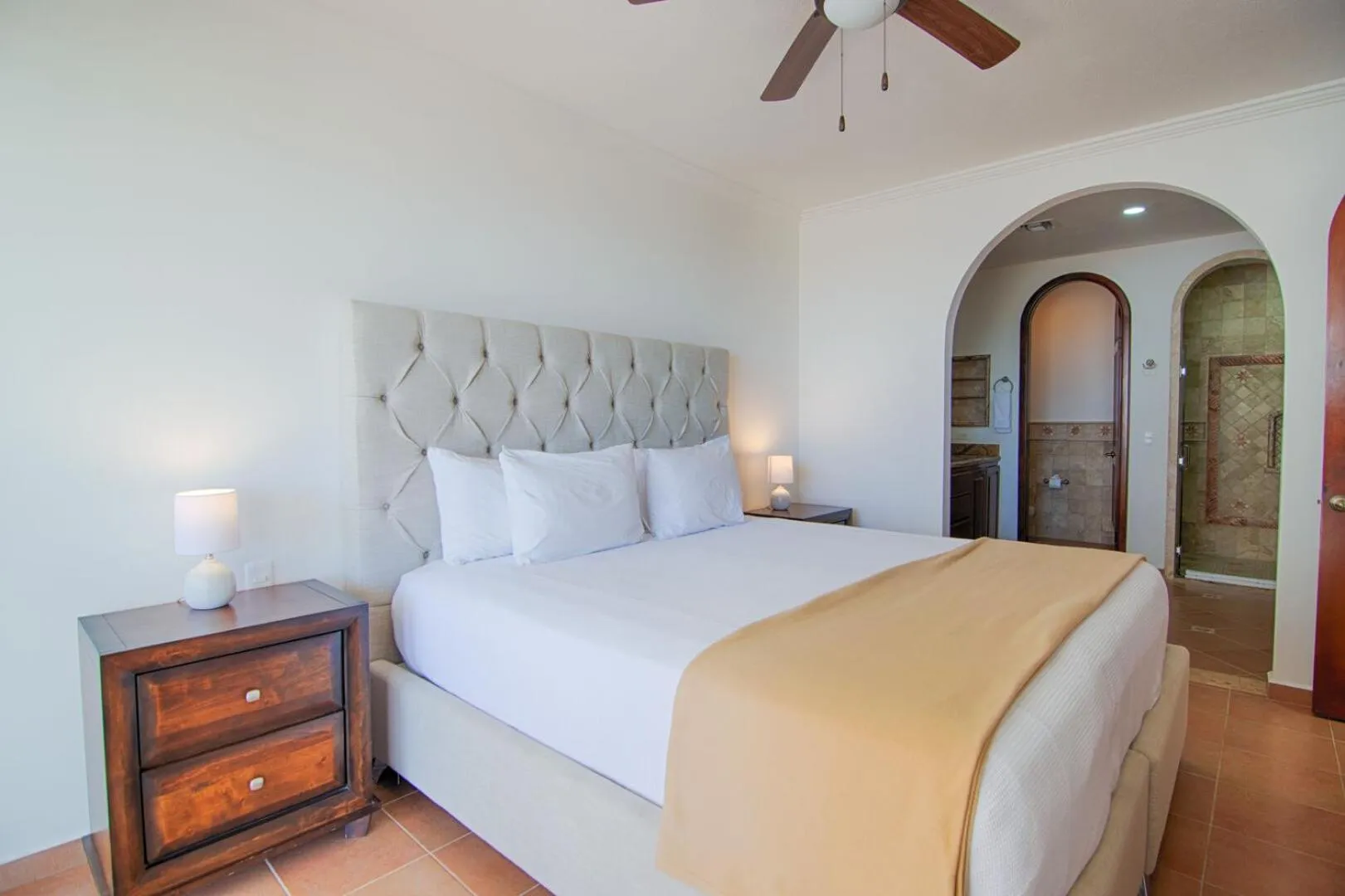Bed in Casa Blanca Golf Villas