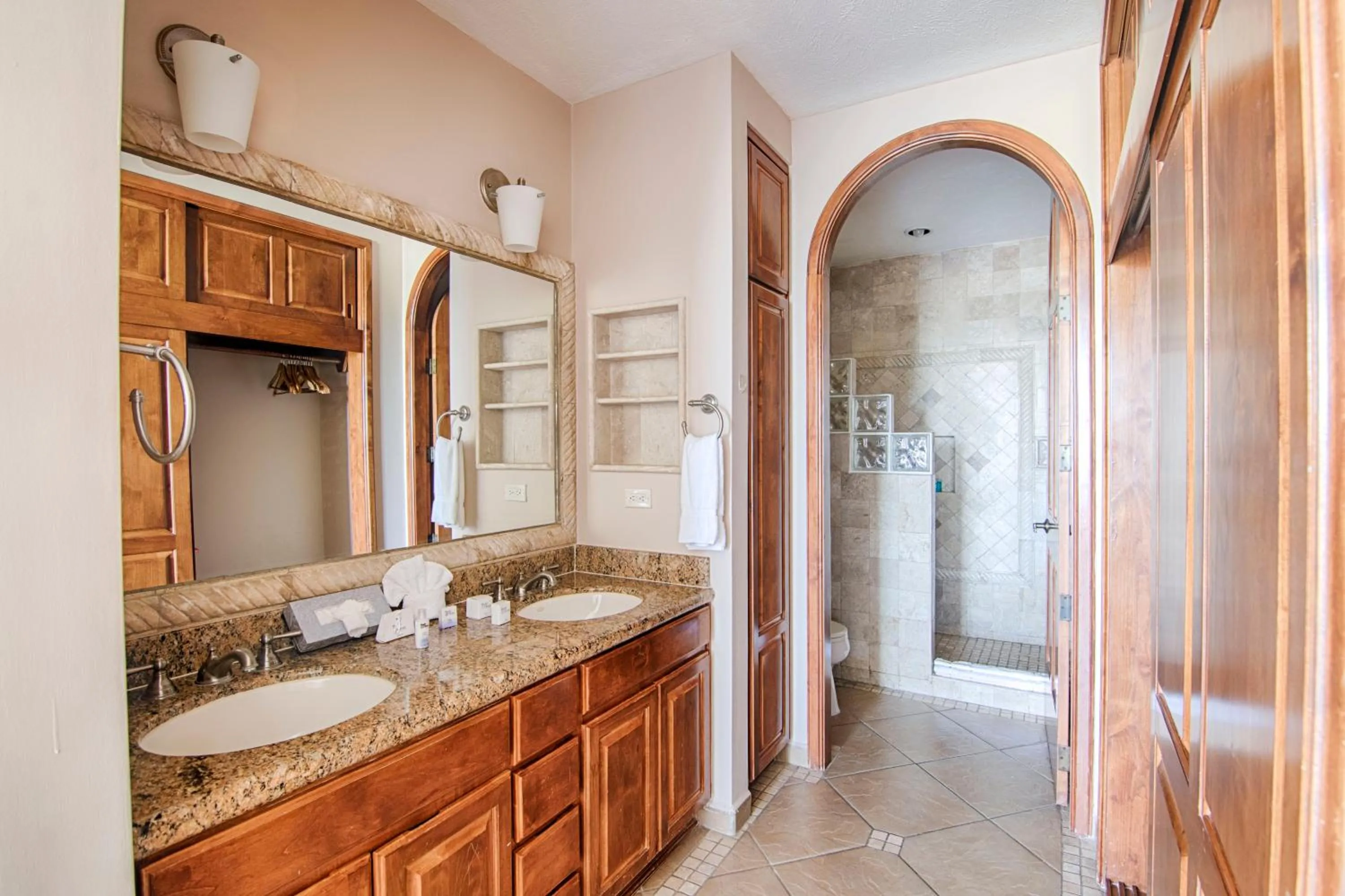 Casa Blanca Golf Villas