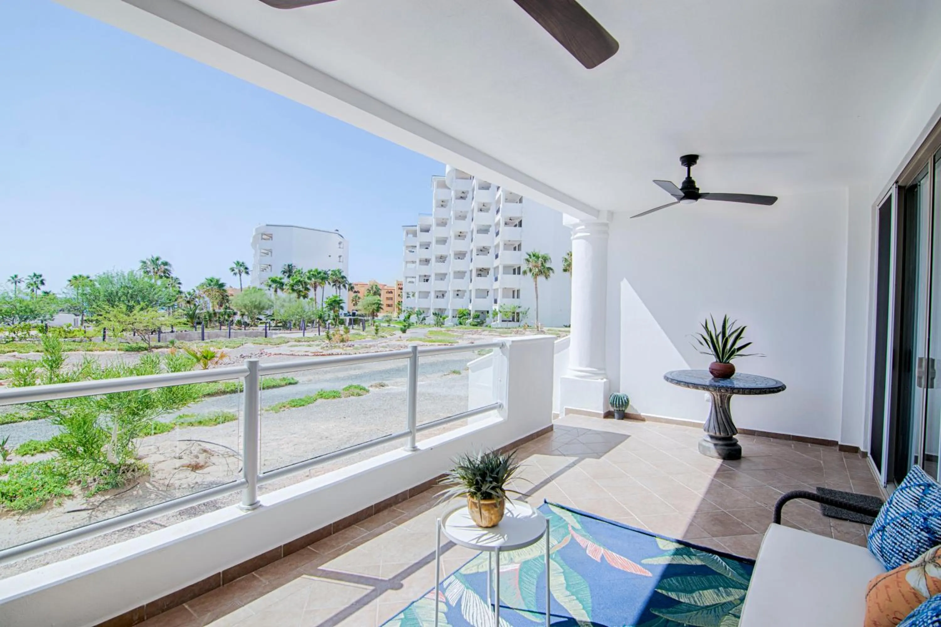 Casa Blanca Golf Villas