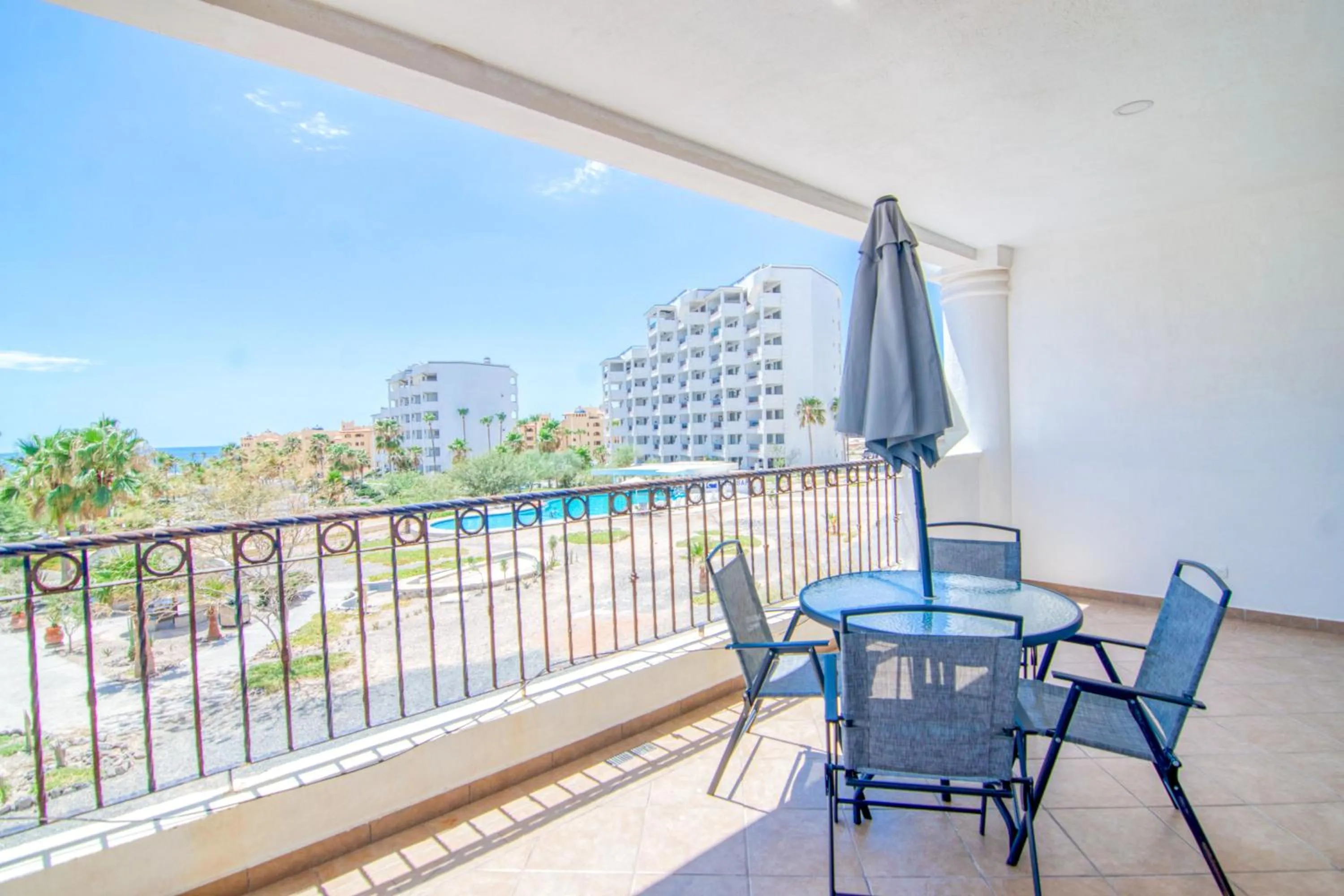 Casa Blanca Golf Villas