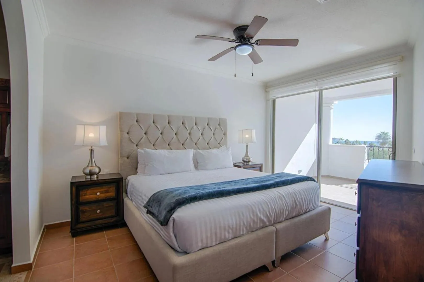 Bed in Casa Blanca Golf Villas