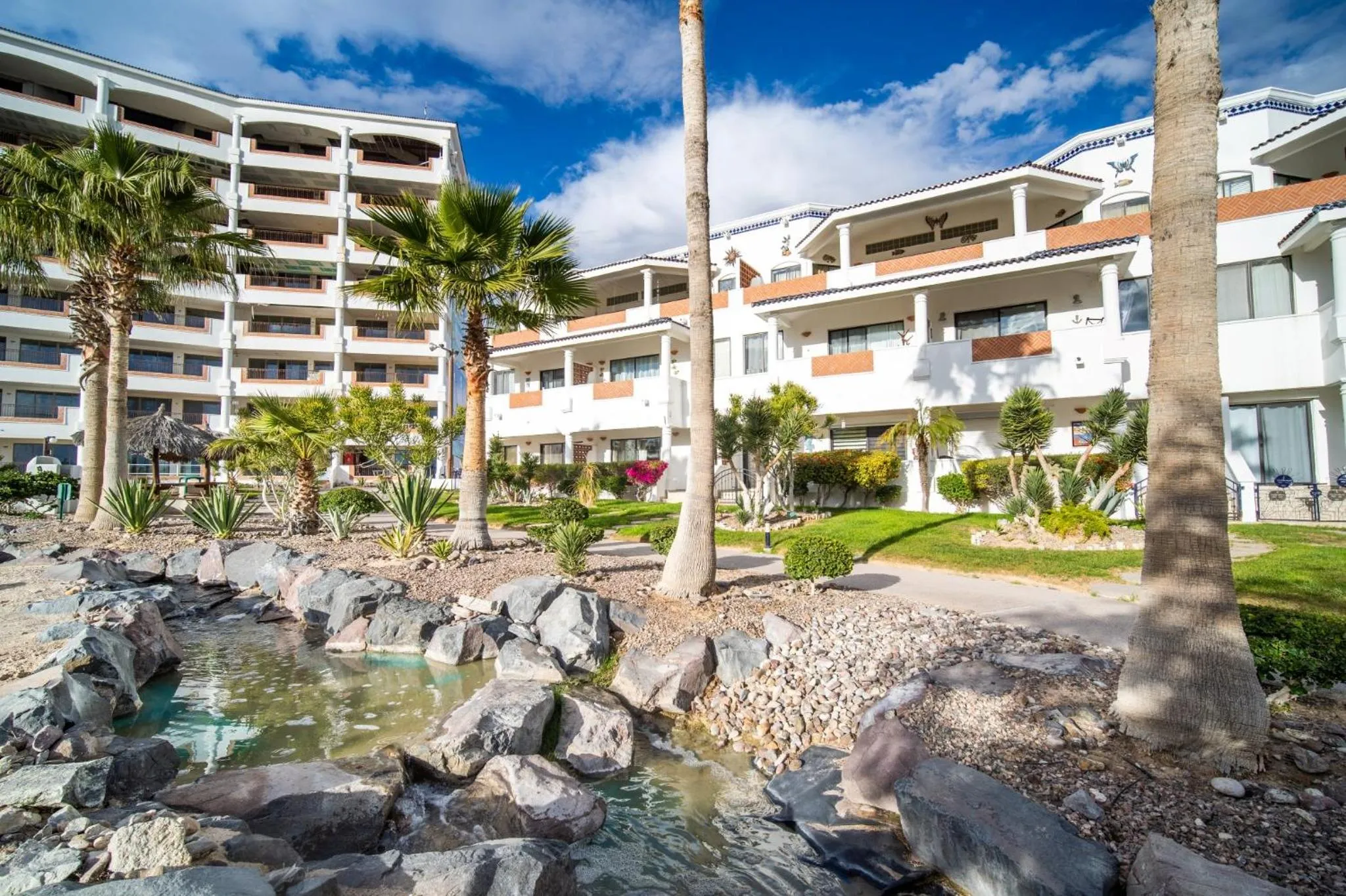 Casa Blanca Golf Villas