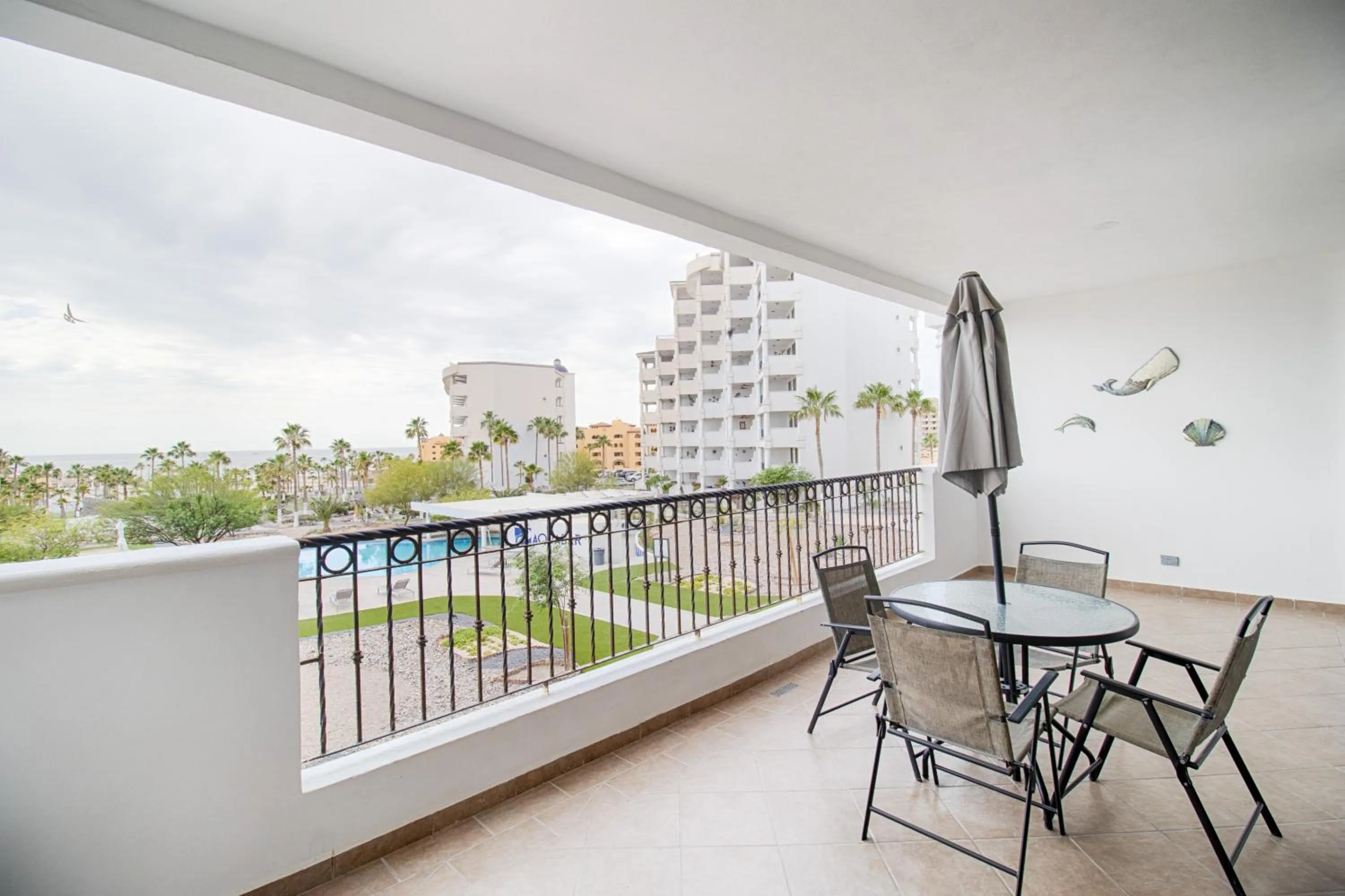 Casa Blanca Golf Villas