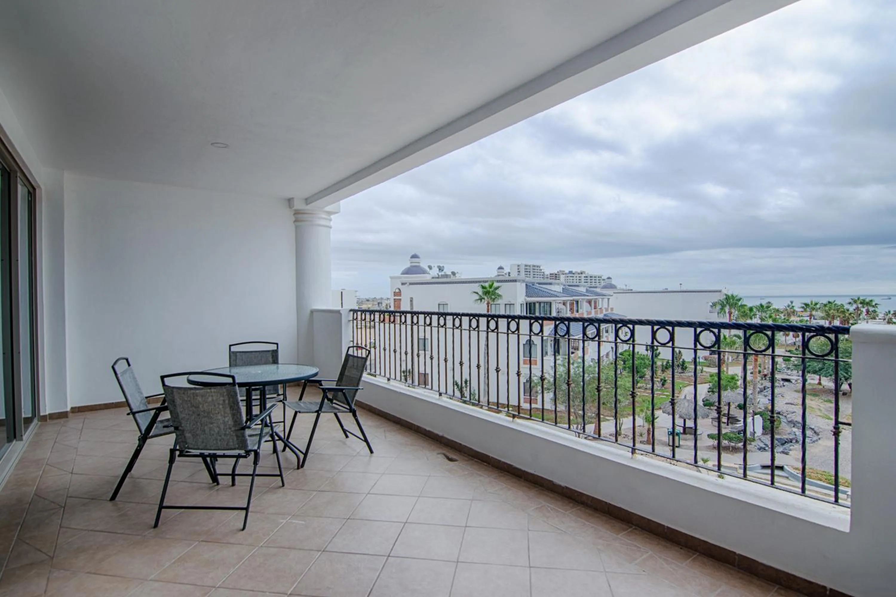 Casa Blanca Golf Villas