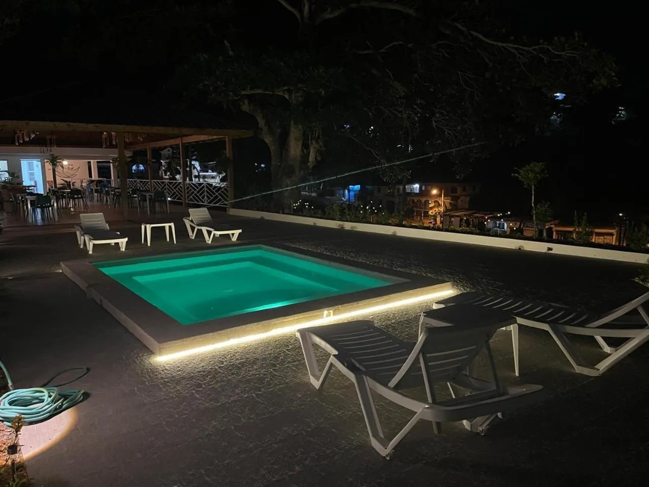 Swimming pool in Samaná Suites Hotel by Habita