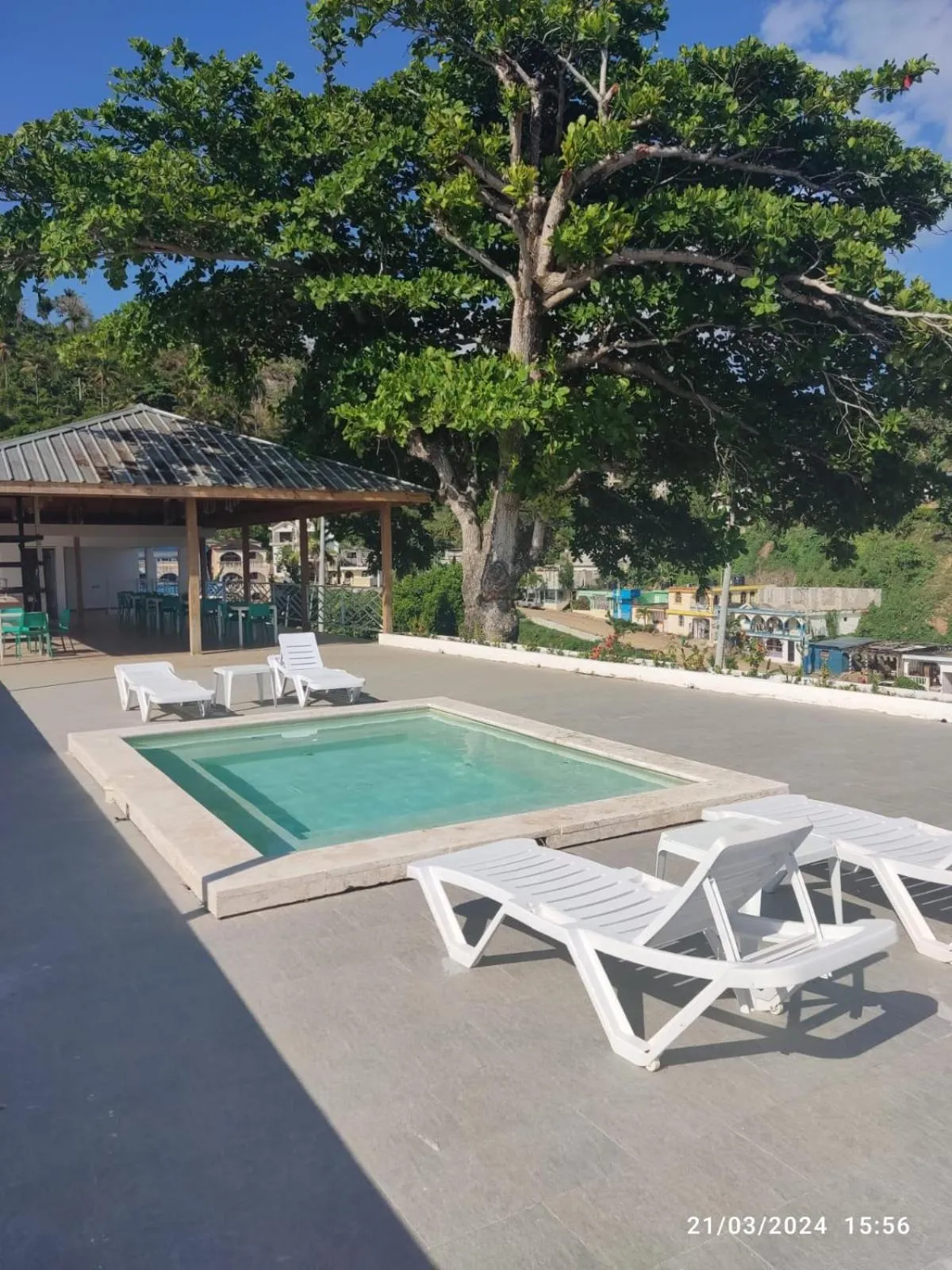 Swimming pool in Samaná Suites Hotel by Habita