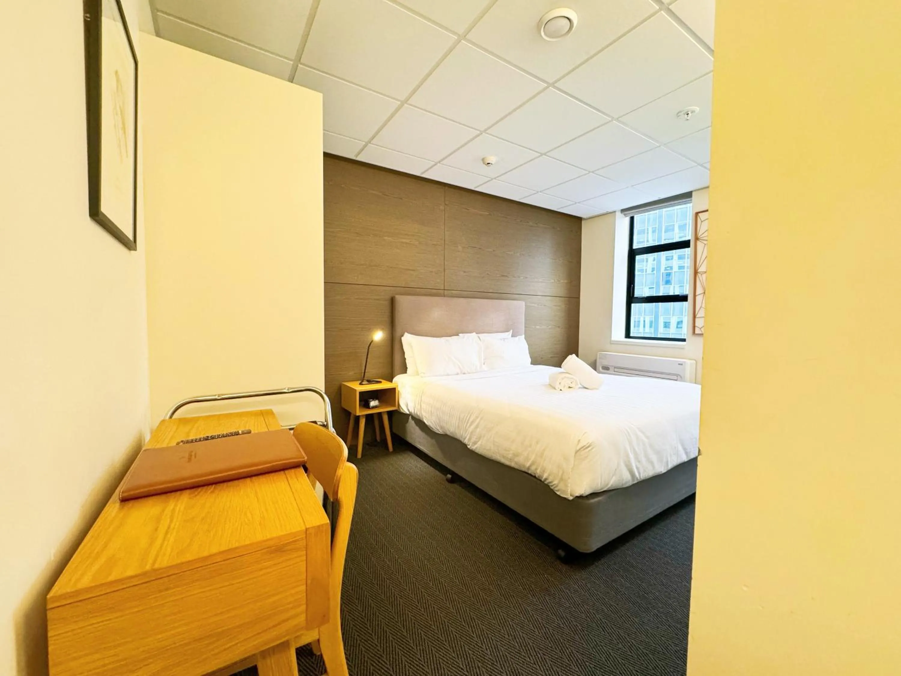 Photo of the whole room, Bed in Park Hotel, Lambton Quay