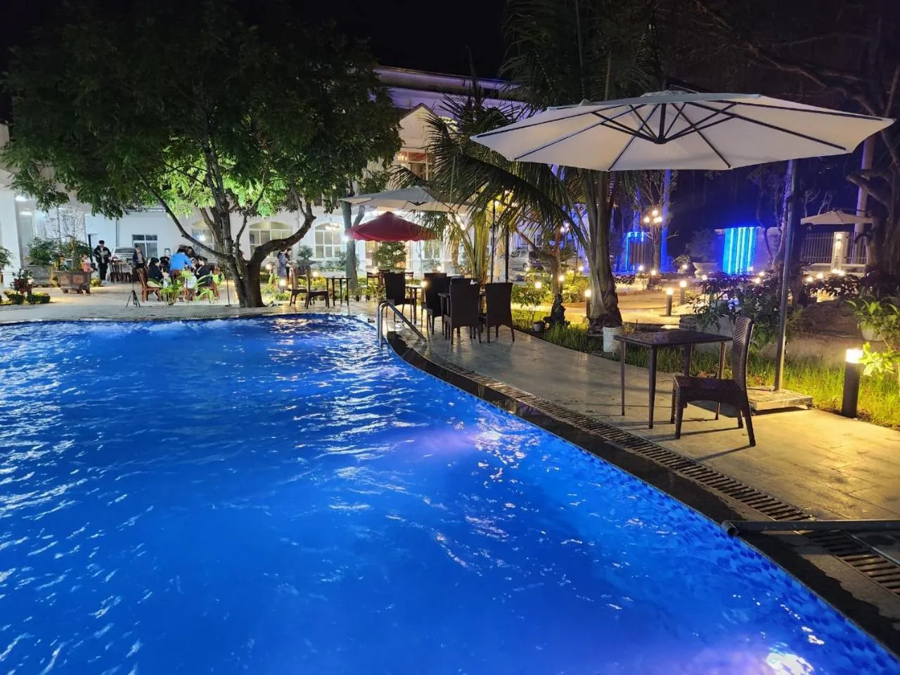 Night in Châu Sơn Garden Resort