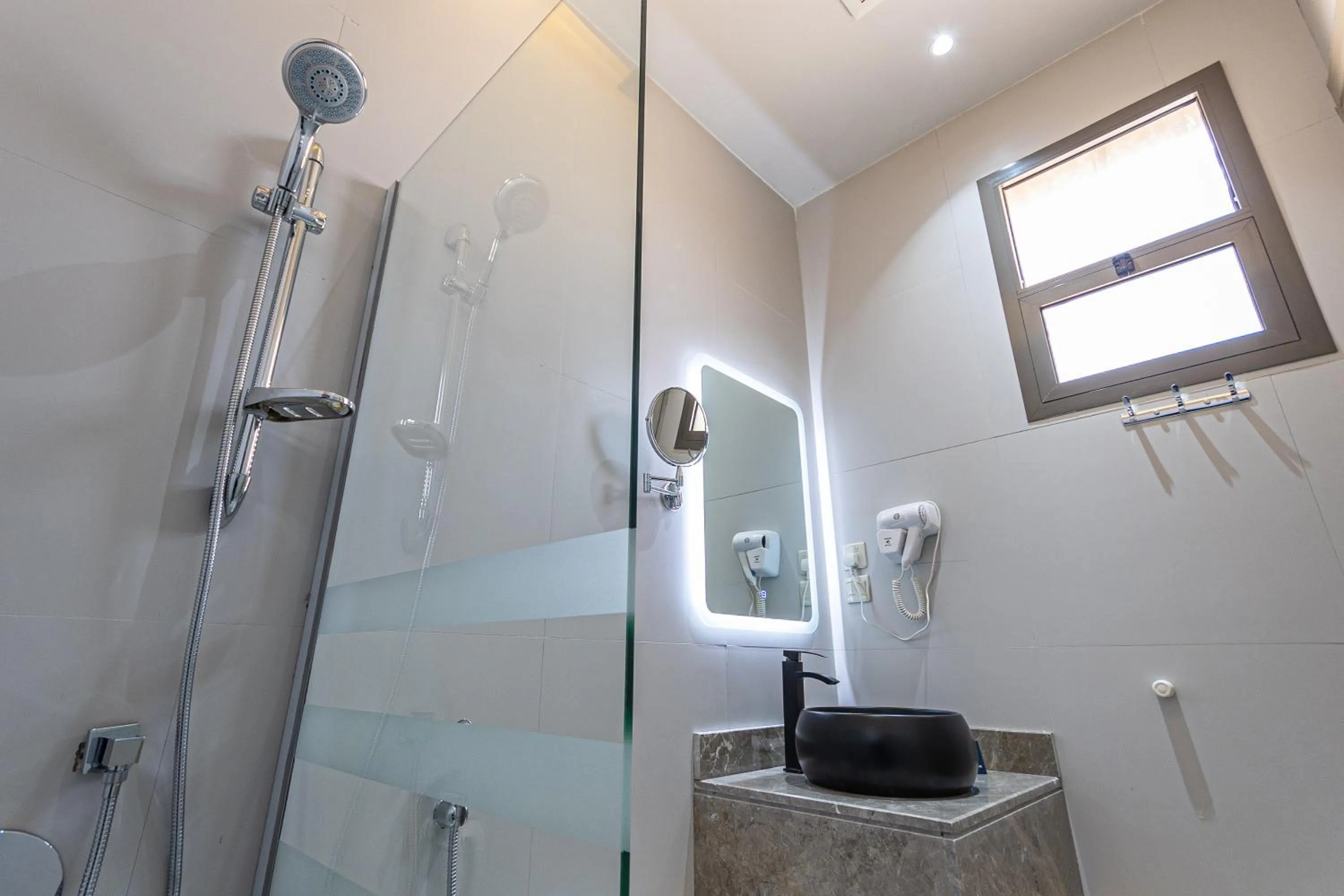 Shower in Land Walk Hotel Al Taawun Riyadh