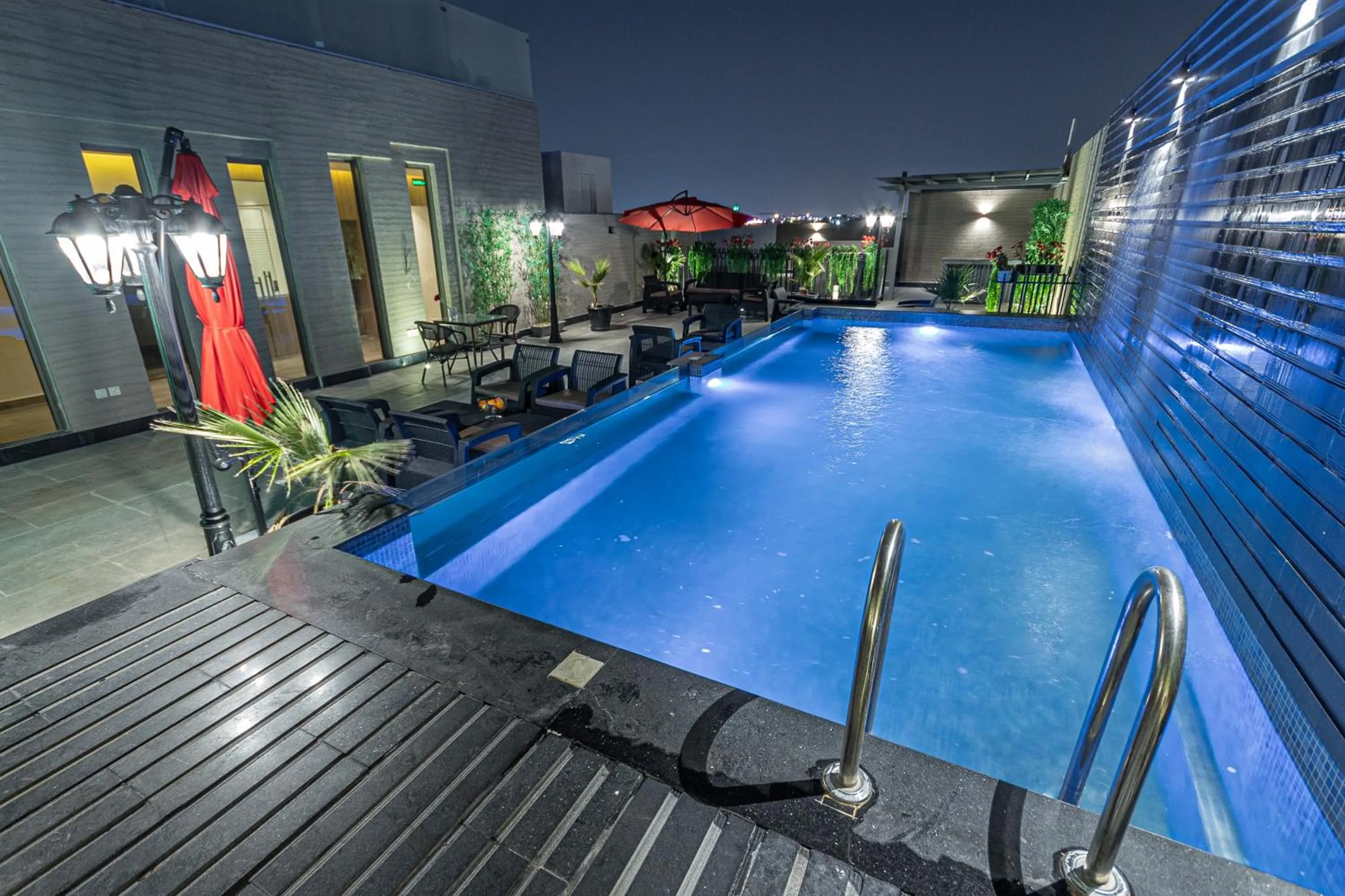 Night in Land Walk Hotel Al Taawun Riyadh