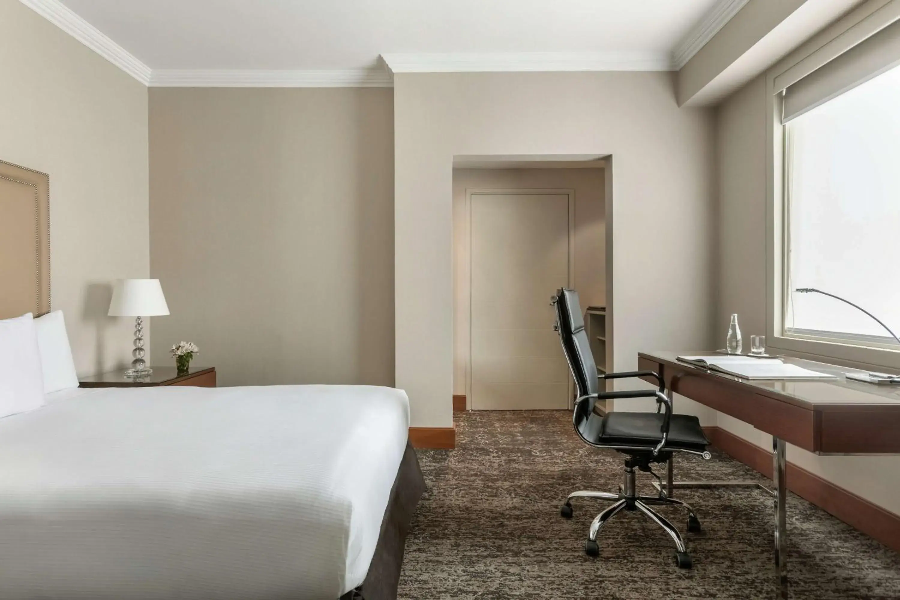 Deluxe King Room in DoubleTree by Hilton Lima Miraflores El Pardo Deluxe King Room in DoubleTree by Hilton Lima Miraflores El Pardo