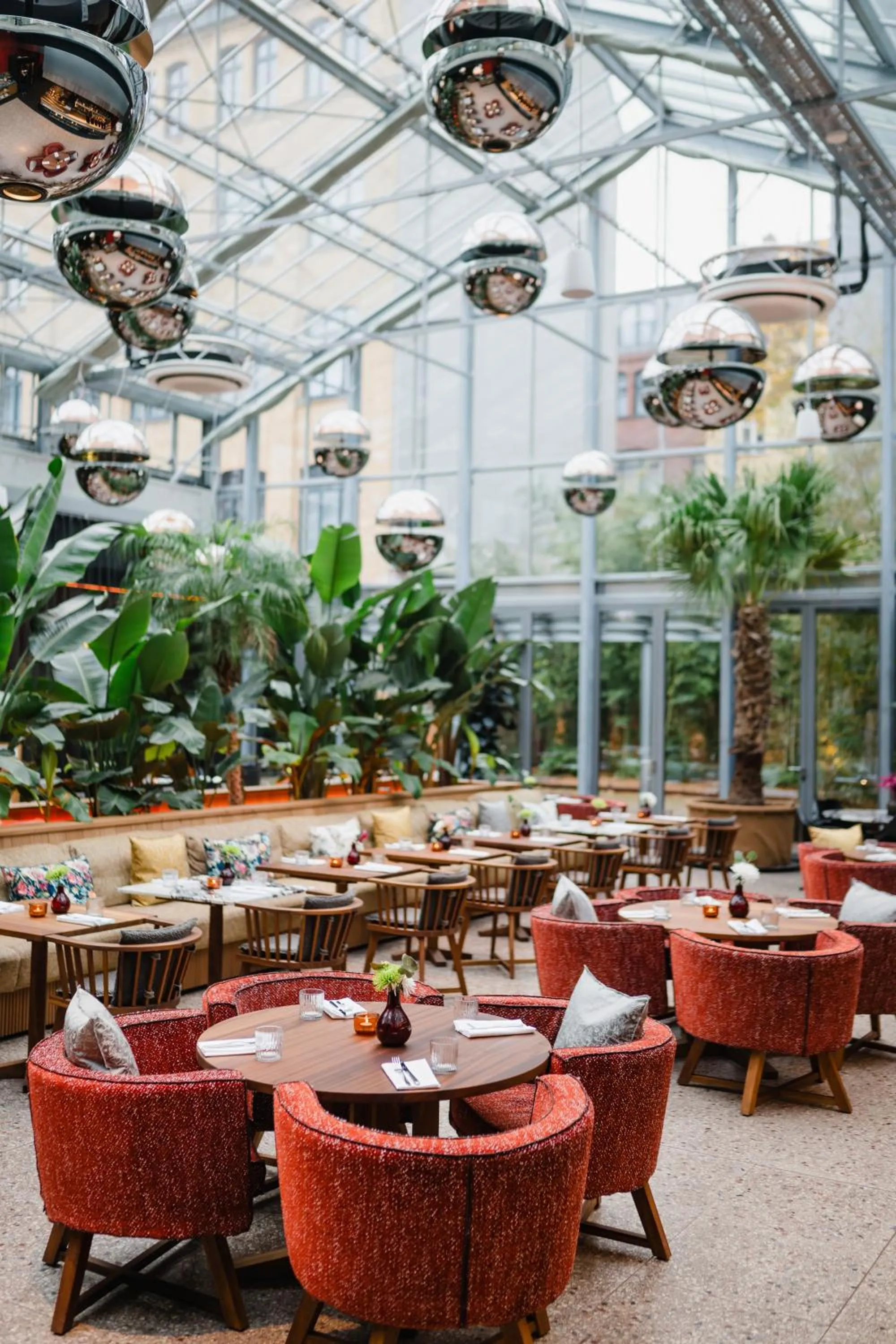 Restaurant/places to eat in sly Berlin