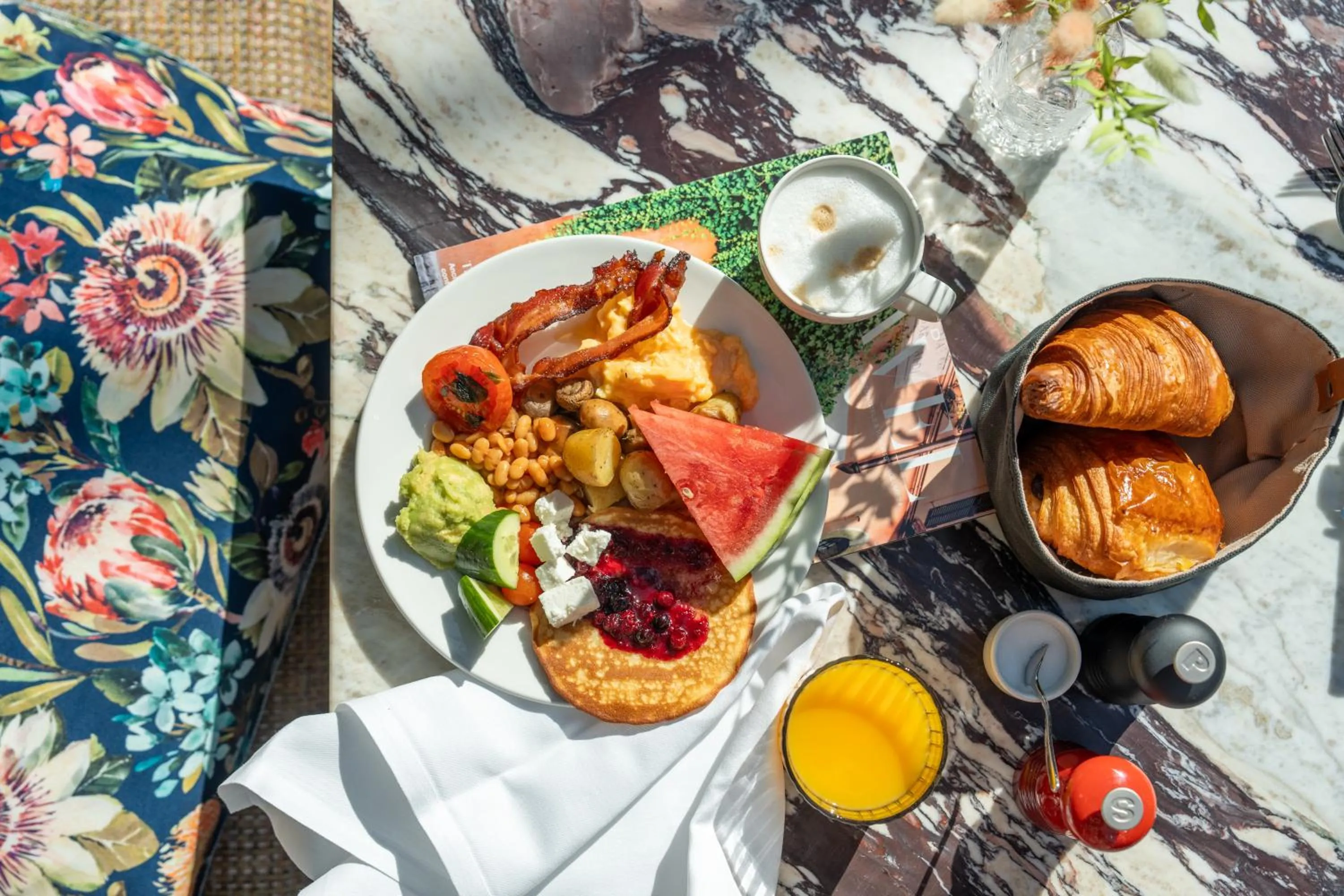 Buffet breakfast in sly Berlin