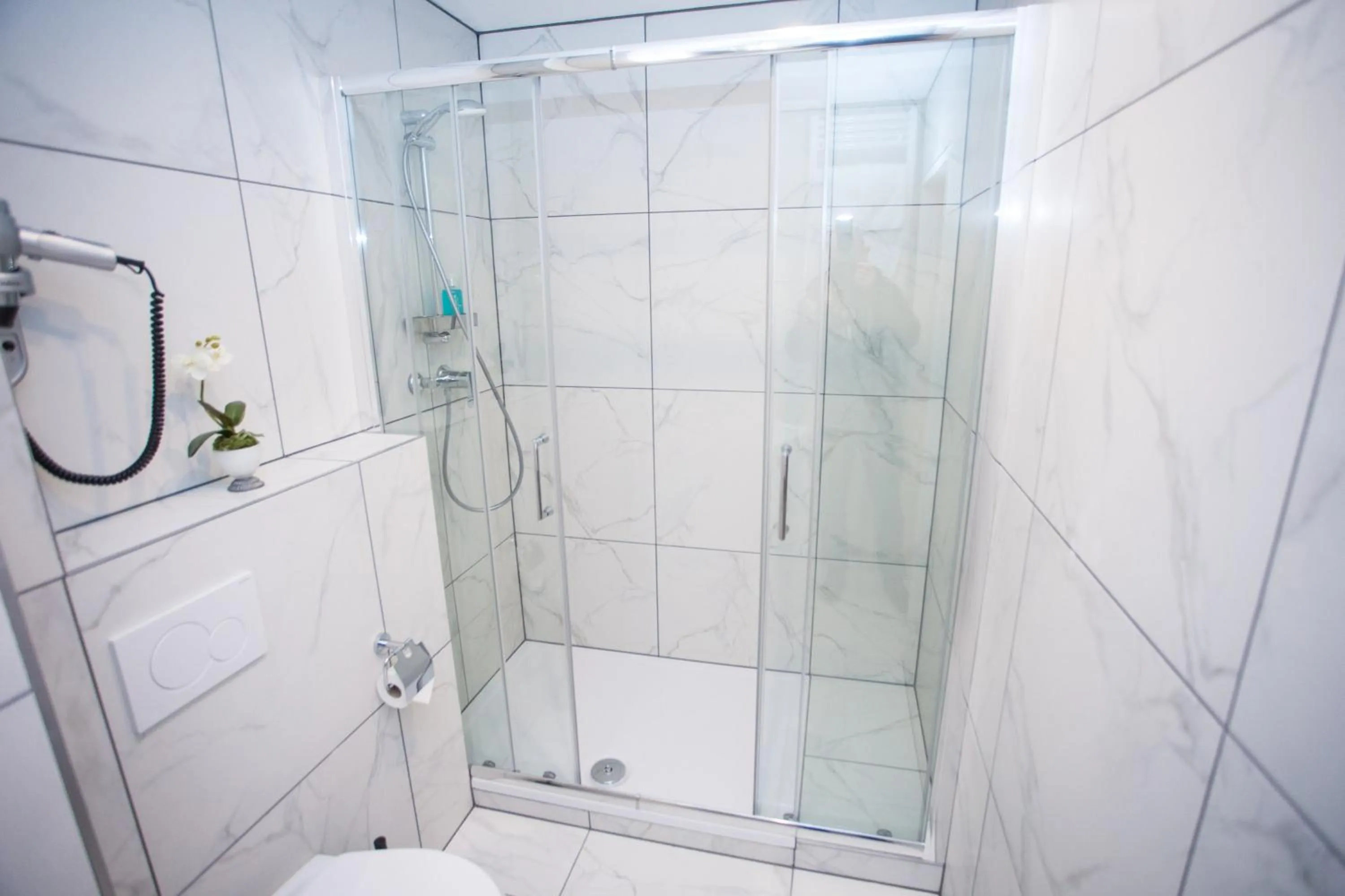 Shower in Pension Central I Self Check In