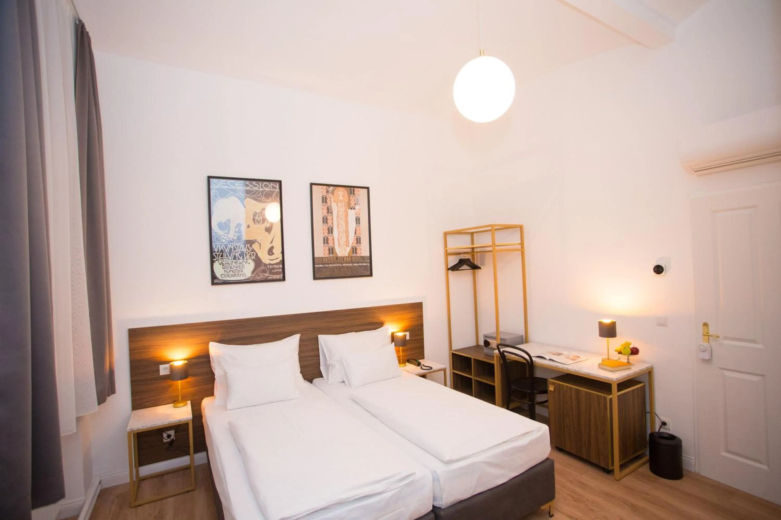 Bed in Pension Central I Self Check In