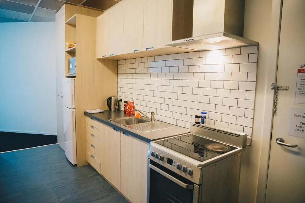 Kitchen or kitchenette in Liberty Apartment Hotel