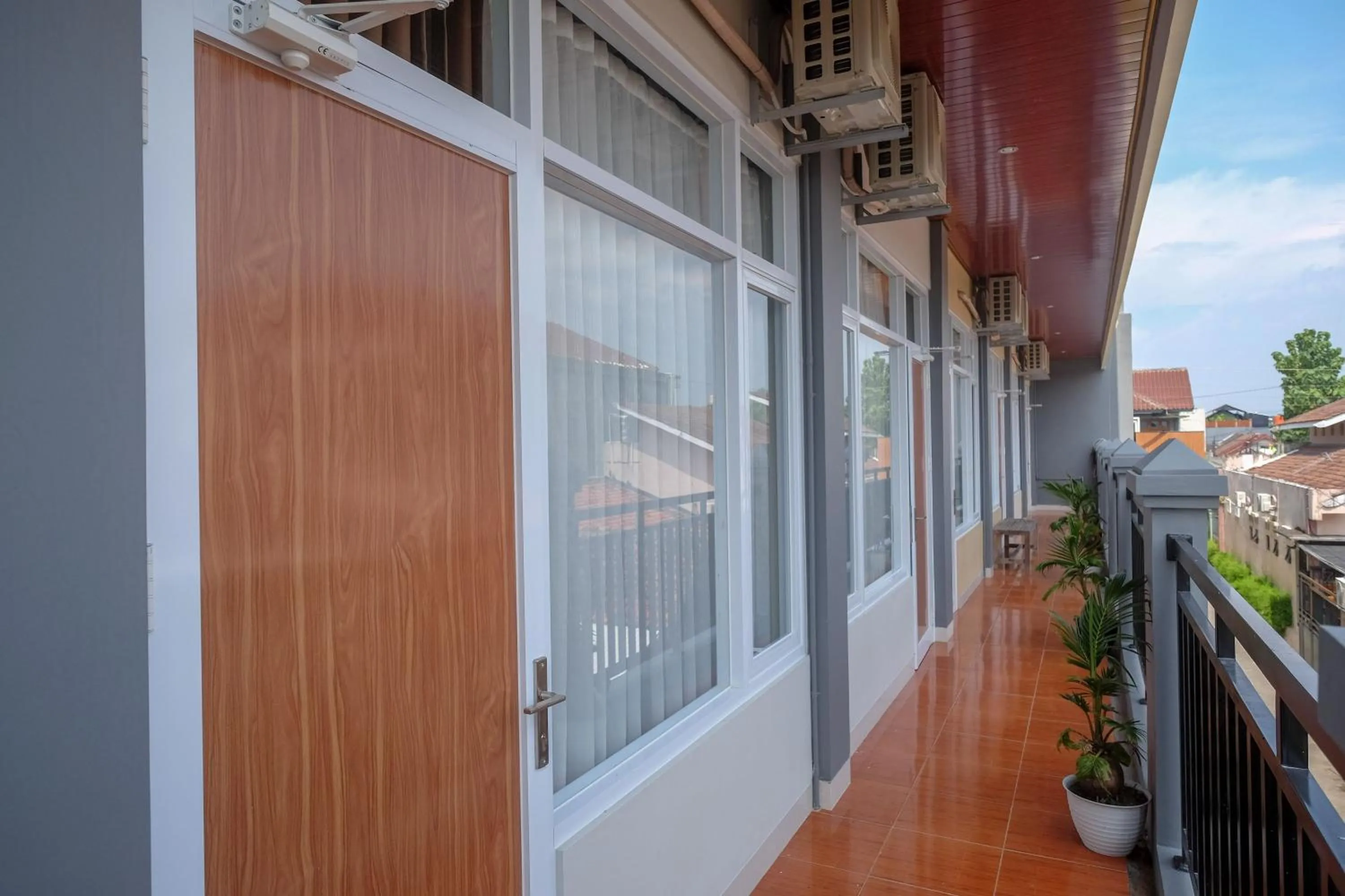 Balcony/Terrace in Sans Hotel Kumbang Yogyakarta by RedDoorz