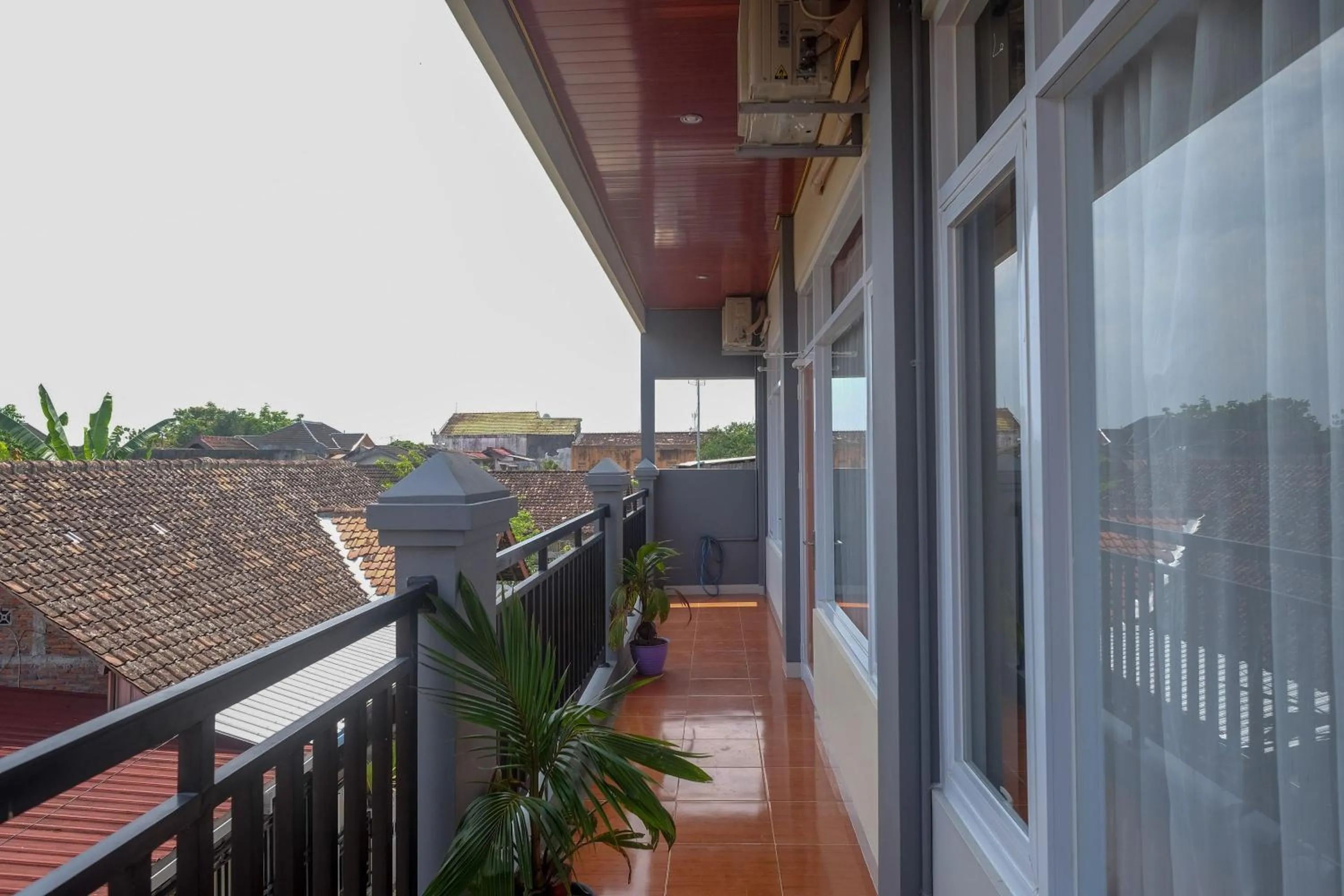 Property building in Sans Hotel Kumbang Yogyakarta by RedDoorz