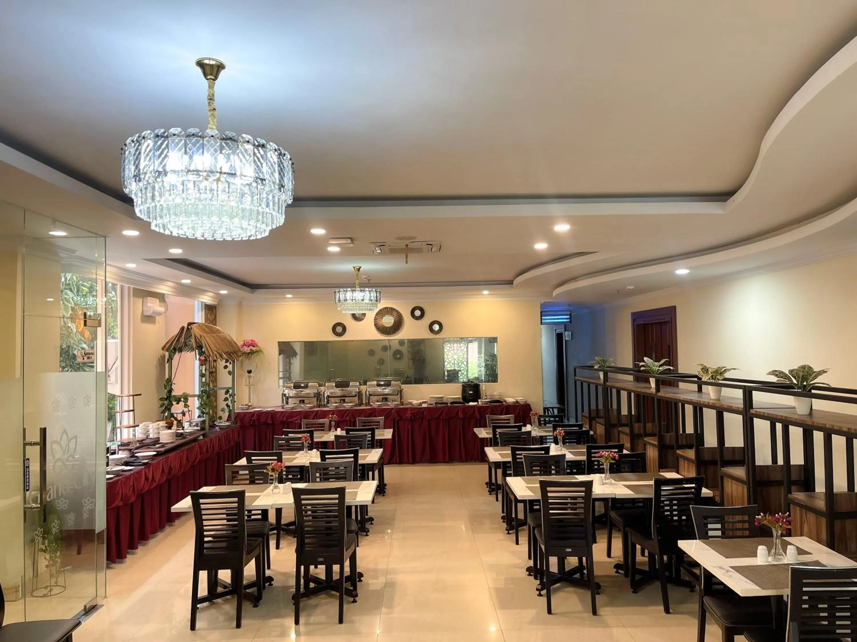 Restaurant/places to eat in Solo Grand City