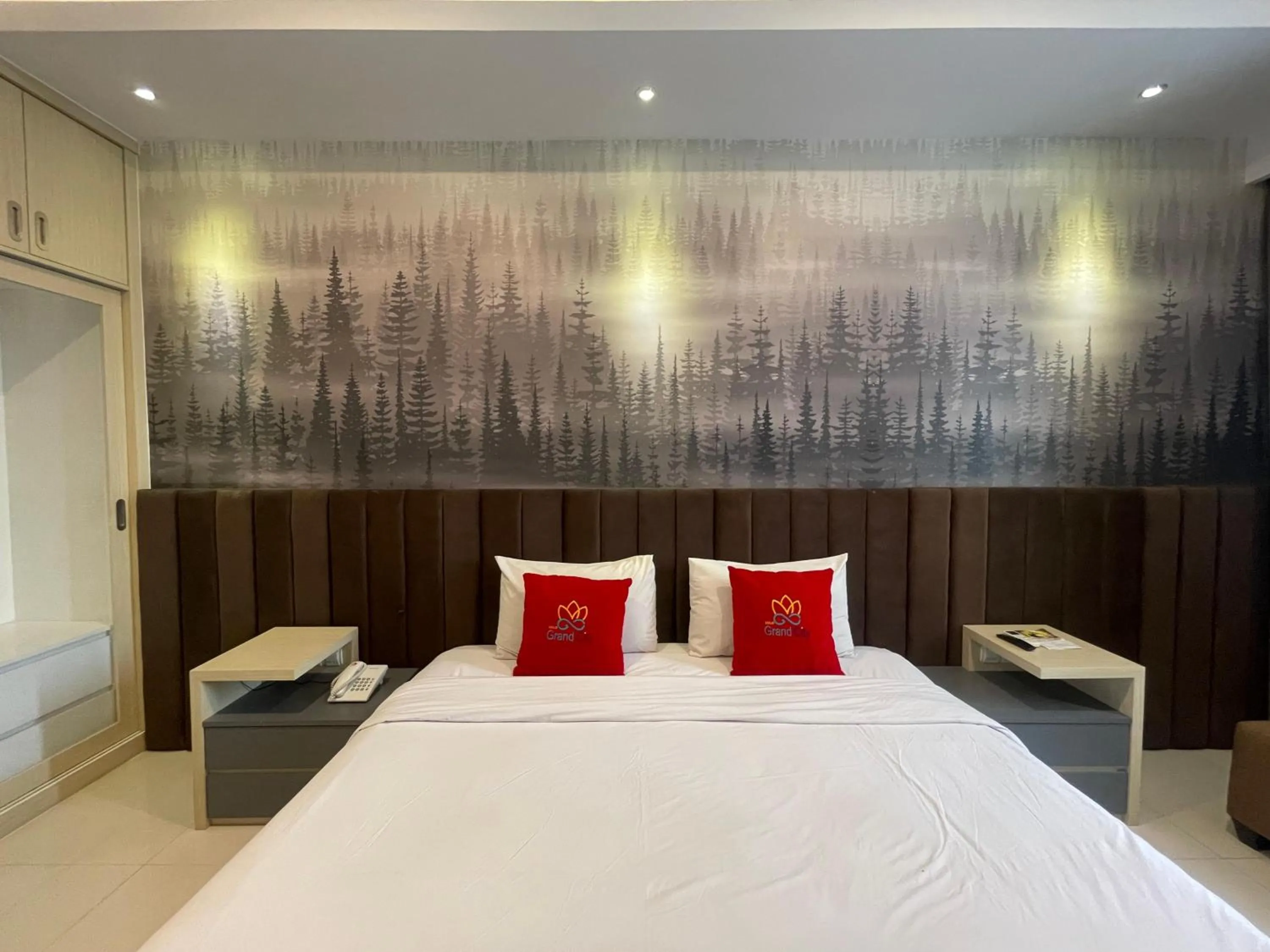 Bed in Solo Grand City