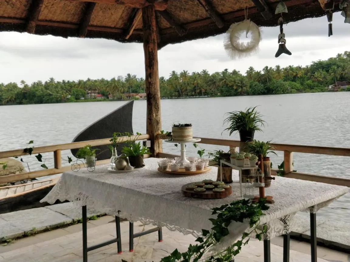 Day in Baymaas LakeHouse