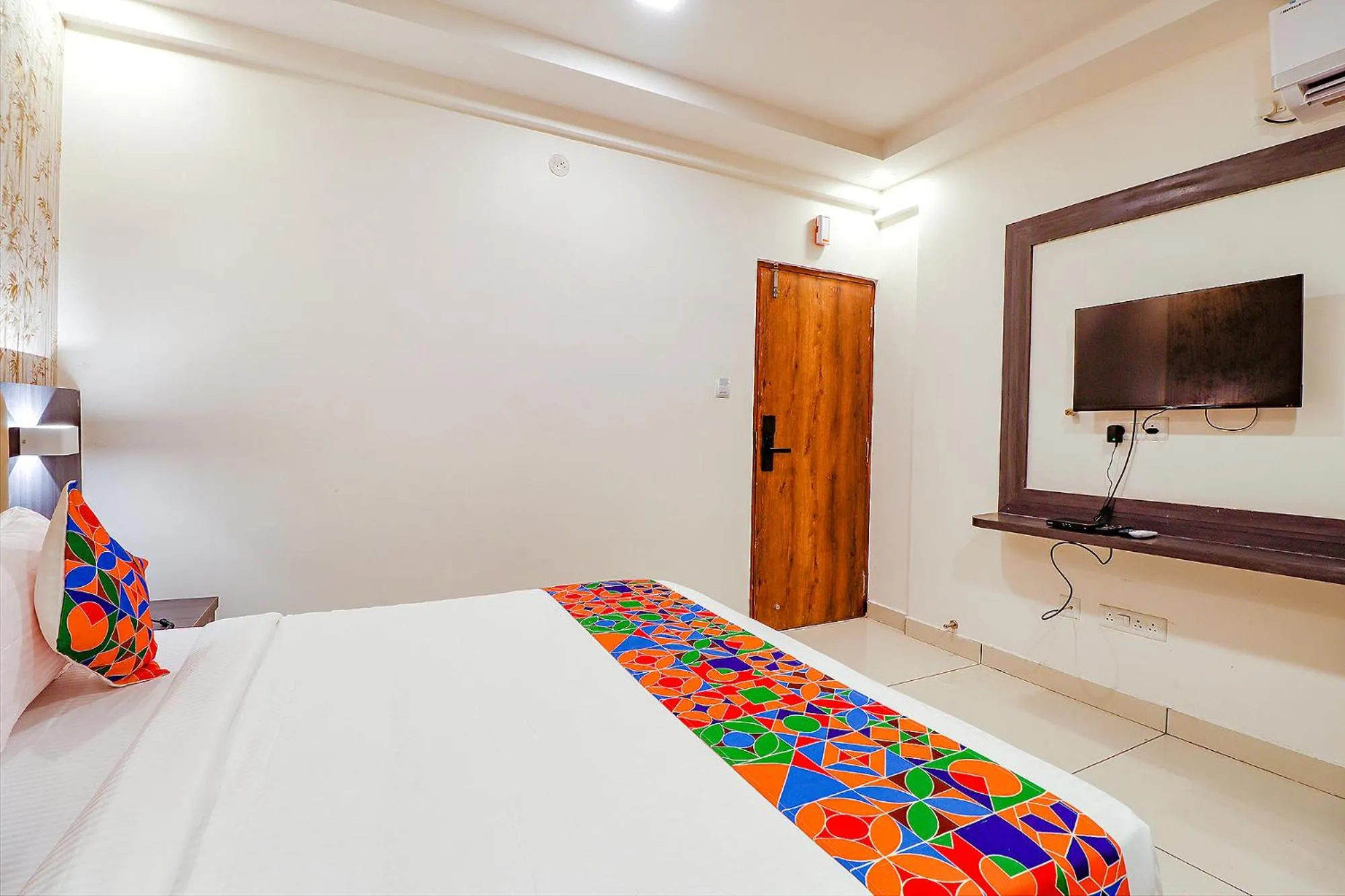 Bed in FabHotel Rotano Grand - Nr Marathahalli Bridge