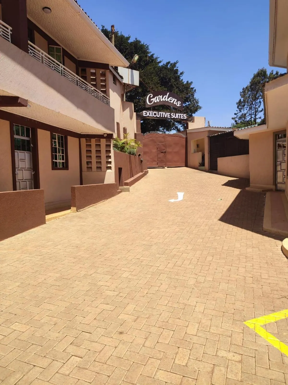 Facade/entrance in Gardens Executive Suites